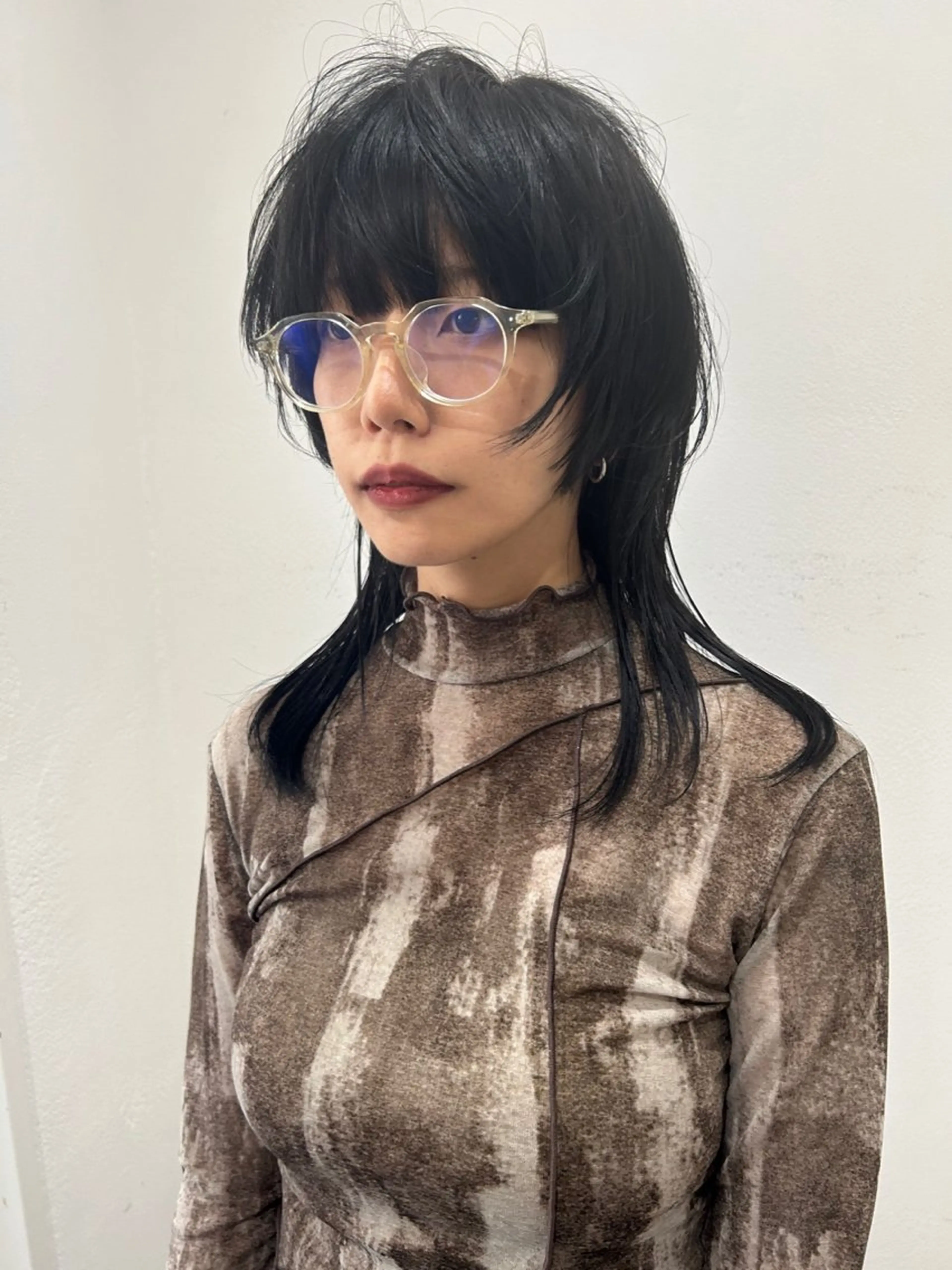セミロング カラー ウルフカット カット ヘアカラー トリートメント Loom.所属・村上雅人 ナチュラルモードのヘアスタイル