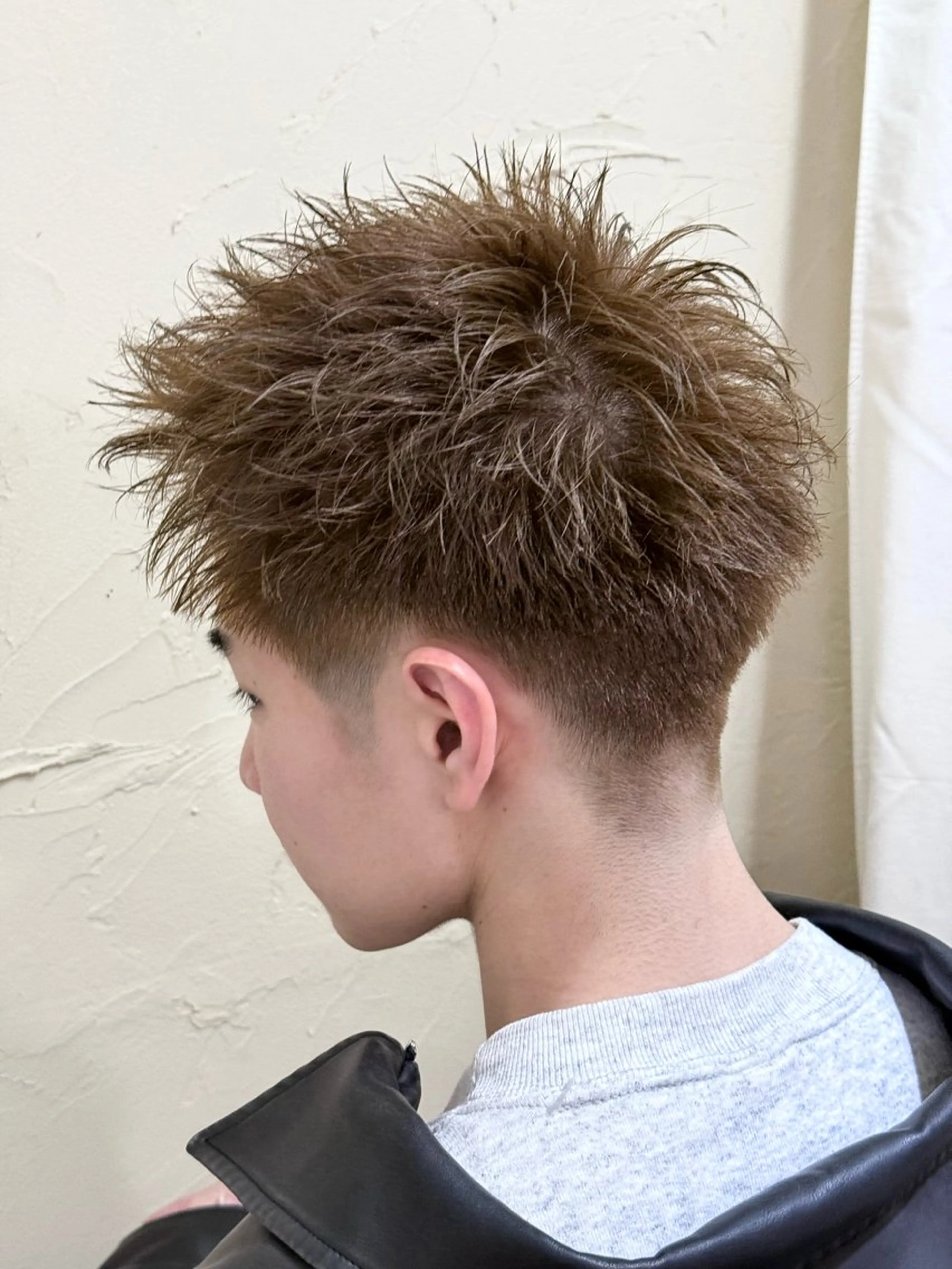 ショート カラー メンズ スパイキーショート オリーブカラー ショートヘア カット ヘアカラー メンズ特化/パーマ指 名No.1/百瀬太郎のヘアスタイル