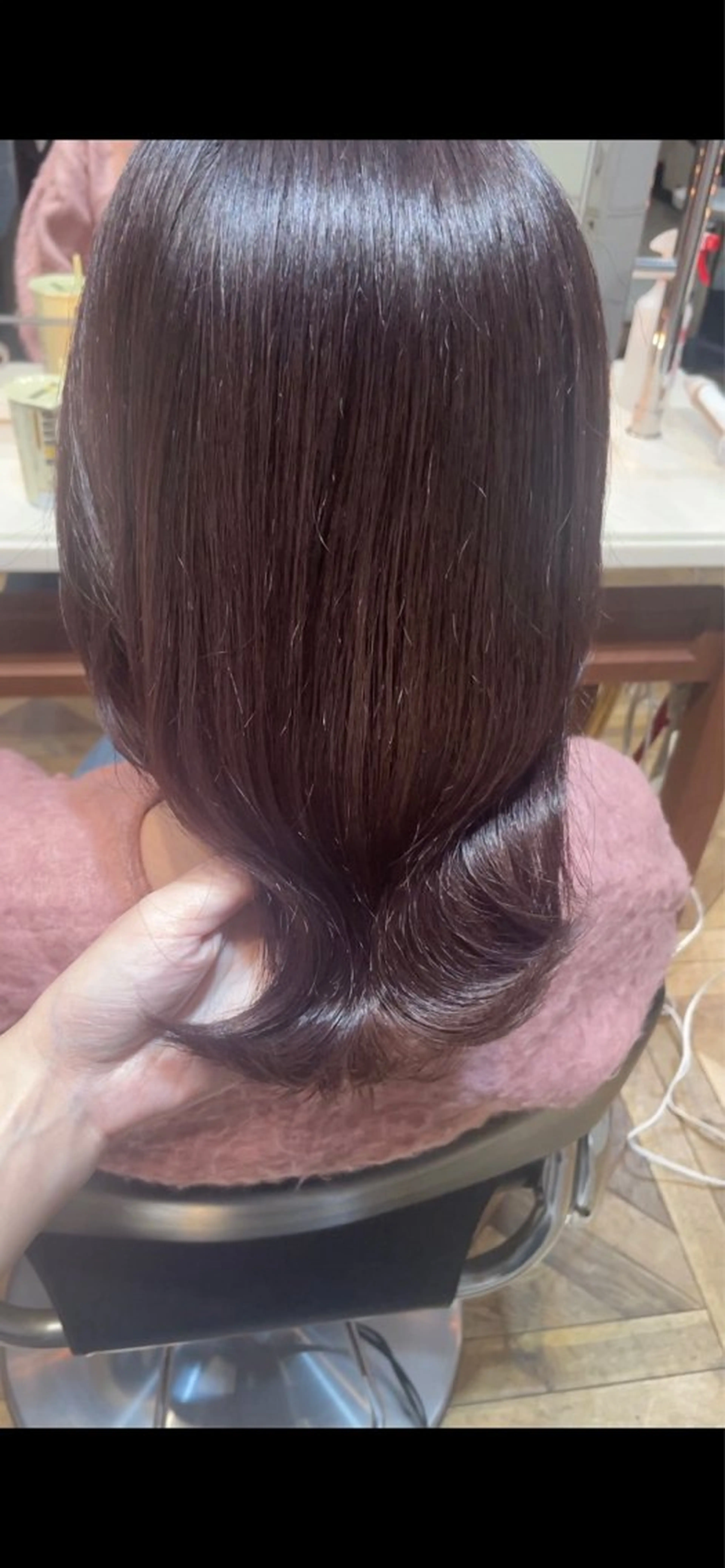 ミディアム カラー ブラウンカラー ラベンダーカラー ラベンダーブラウン くびれヘア カット ヘアカラー トリートメント BEBE所属・ブリーチなし 透明感カラーKANAのヘアスタイル