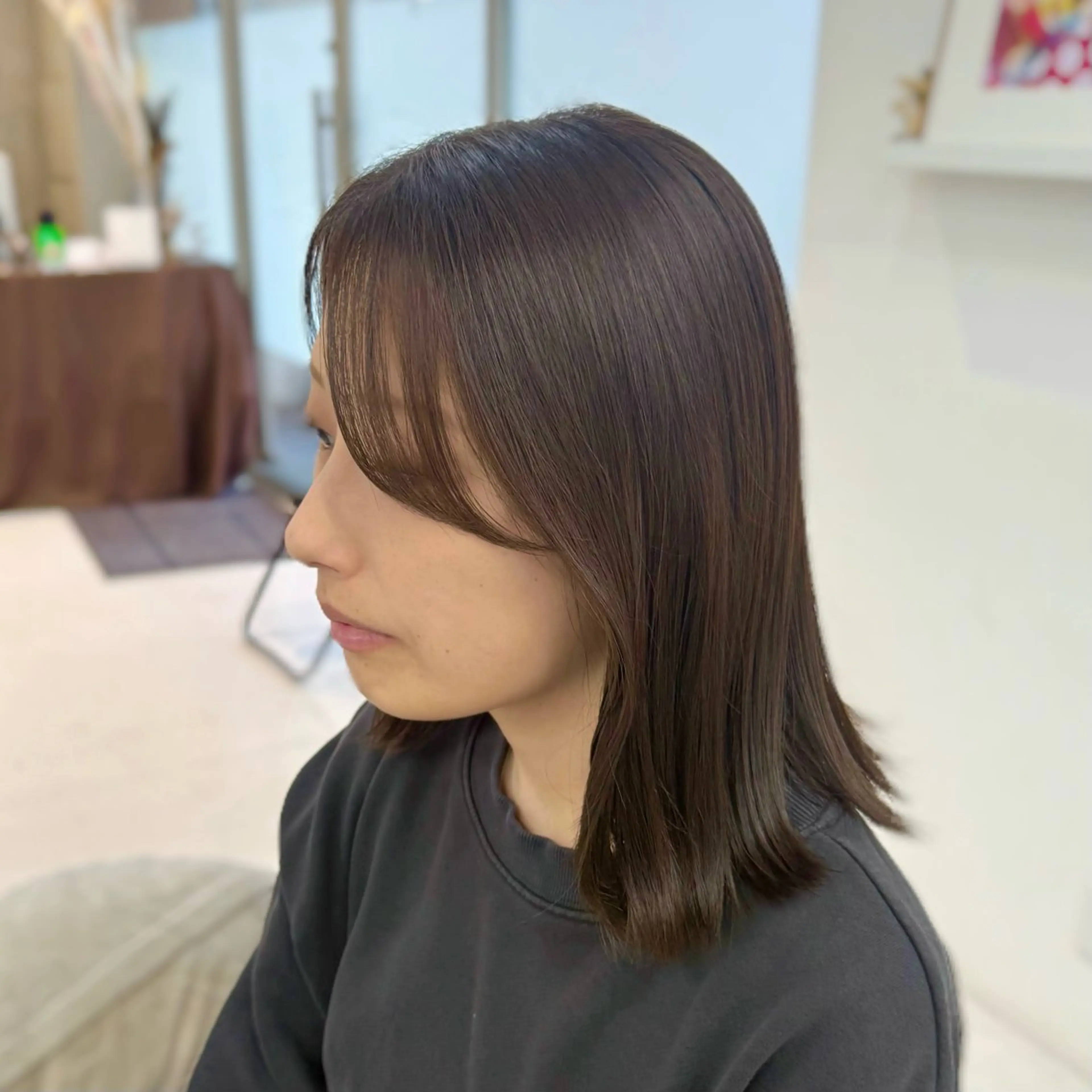 ミディアム カット ヘアカラー トリートメント 榎本 雪来 LEV.のヘアスタイル
