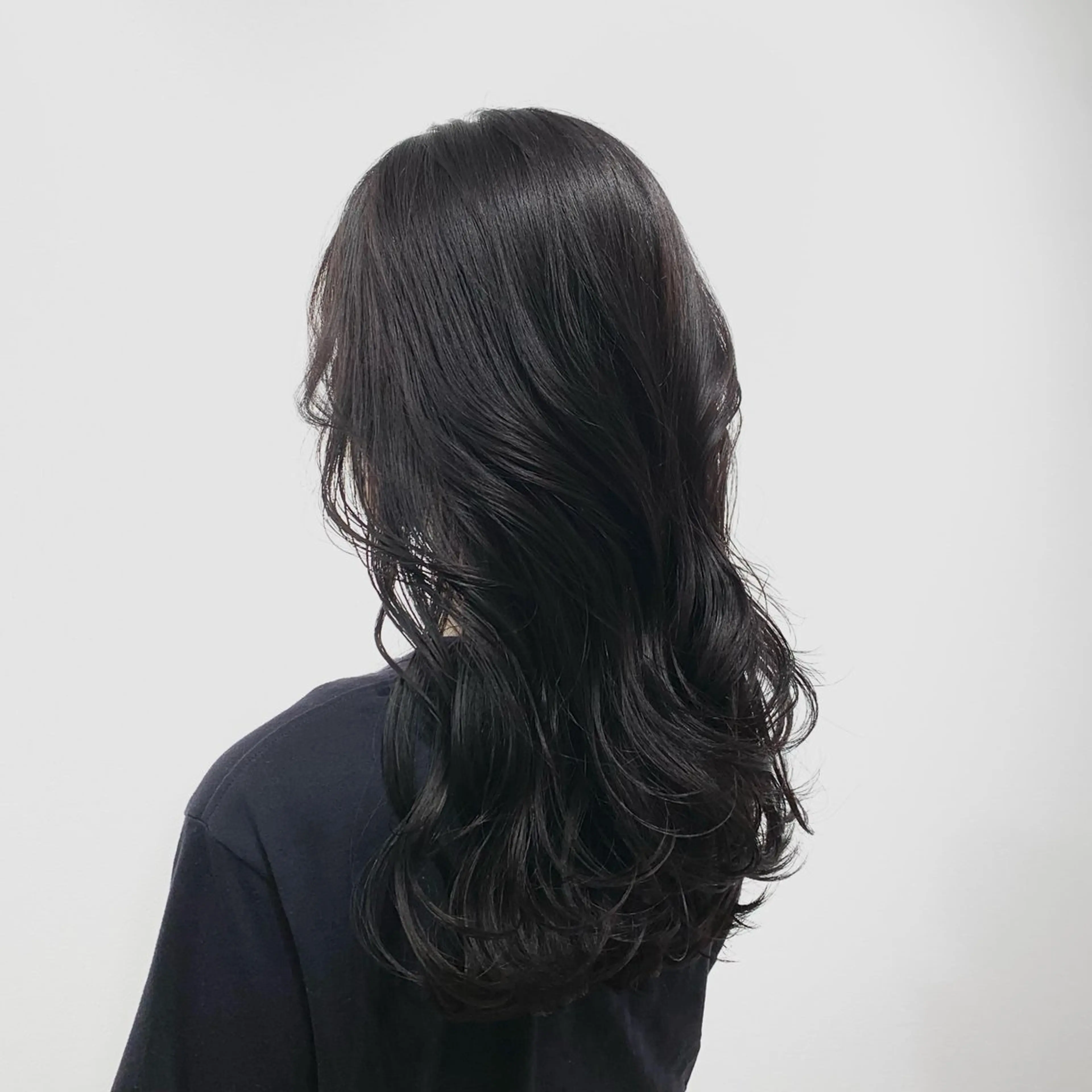 セミロング カラー パーマ キヨミ 韓国レイヤーカットのヘアスタイル