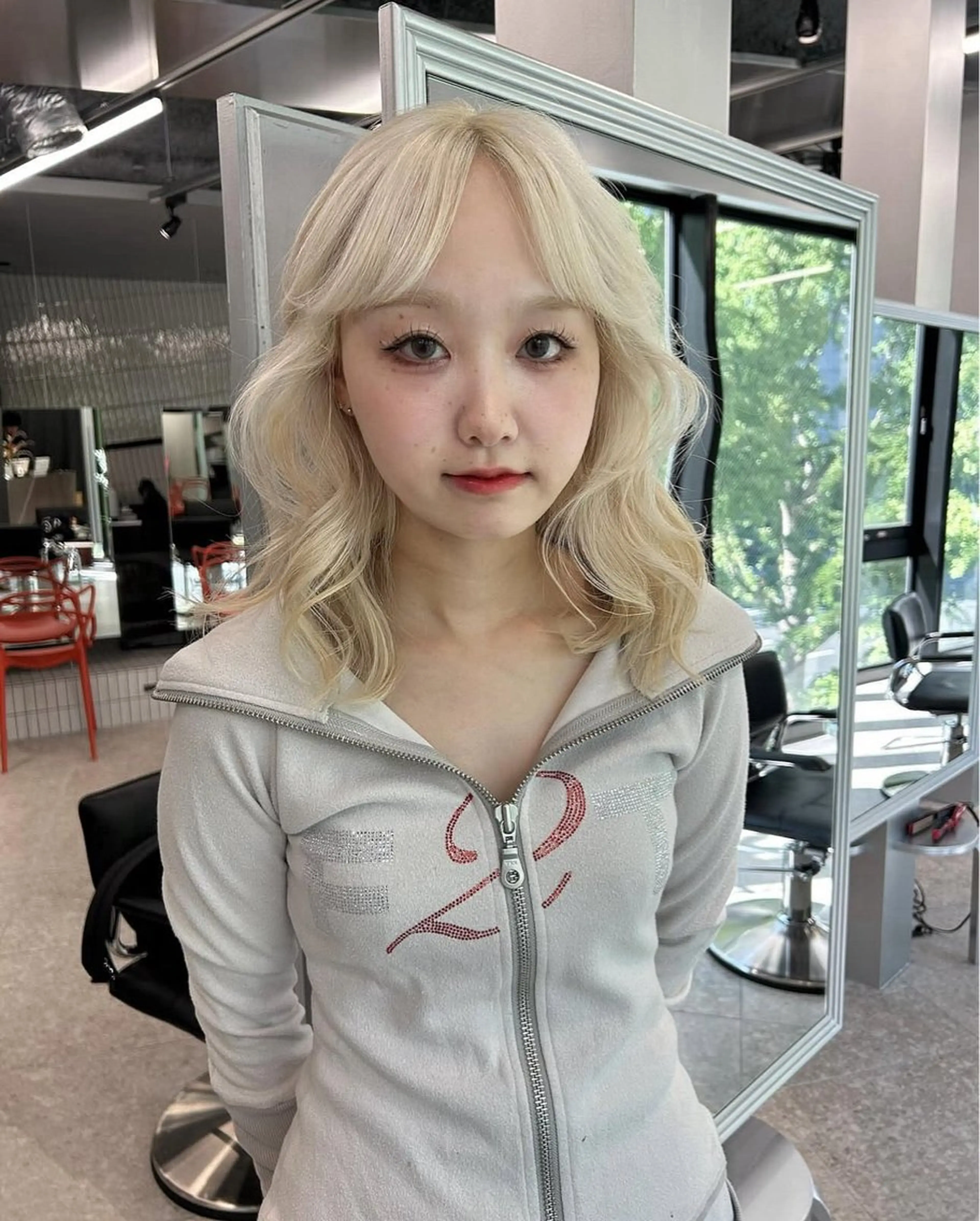 ロング カラー ブリーチ ヘアカラー PELE アネックス梅田茶屋町店所属・PELE ハイトーン RIMUのヘアスタイル