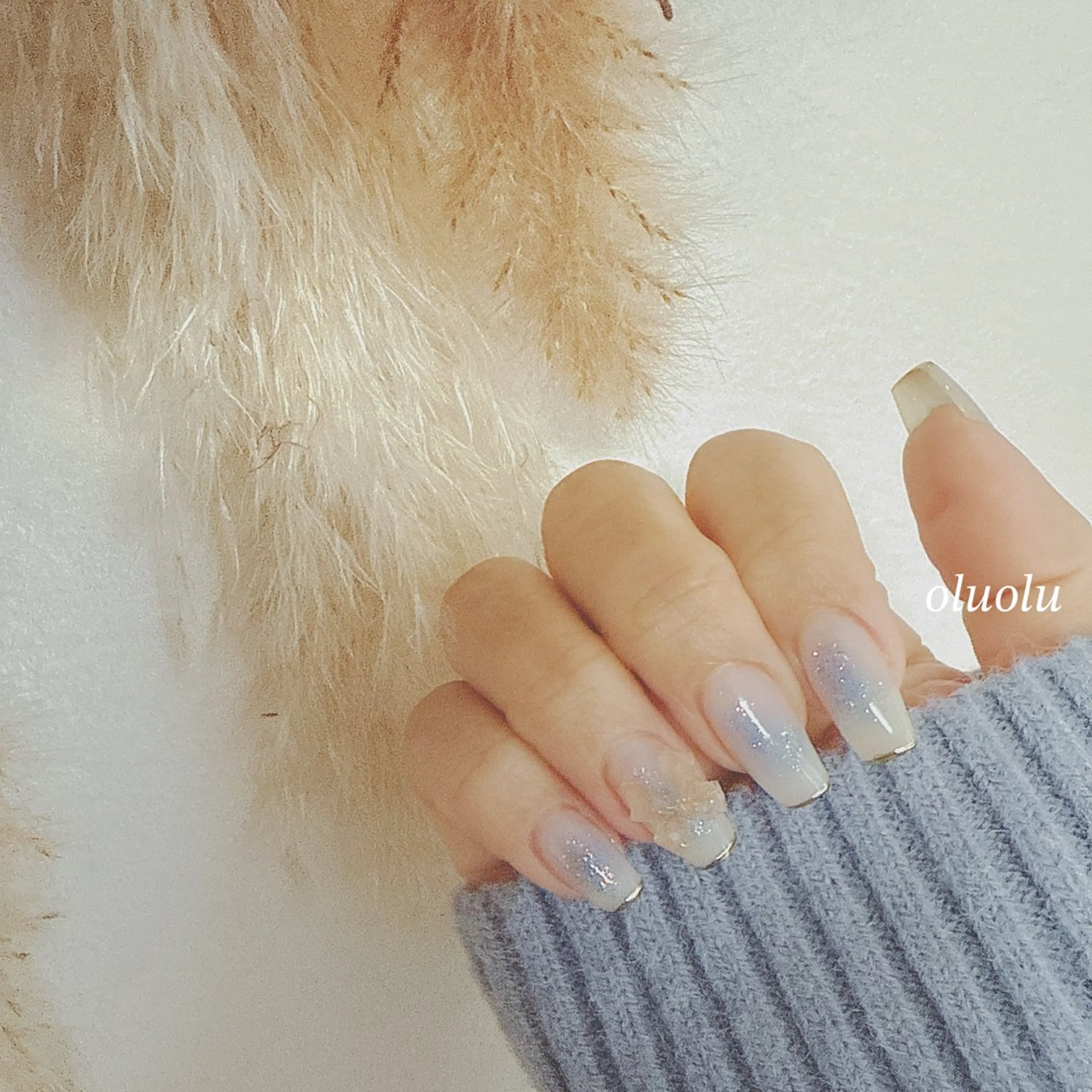 ネイル アートネイル ブルー チークネイル フラッシュネイル ガーリー ハンドネイル 大村 紬華のネイルデザイン