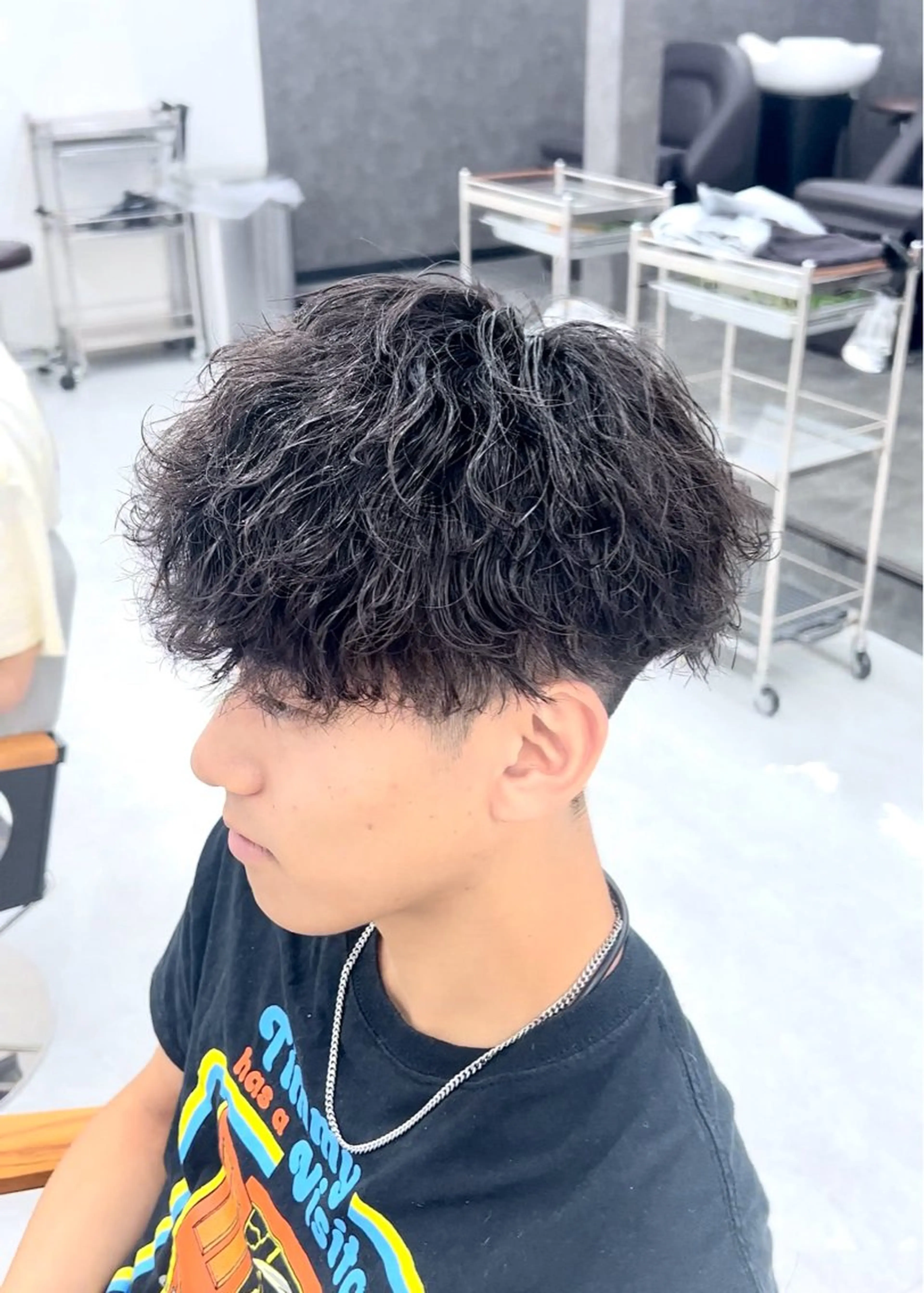 ショート パーマ ヘアアレンジ メンズ メンズパーマ 波巻きパーマ カット パーマ 飛田 楓信のヘアスタイル