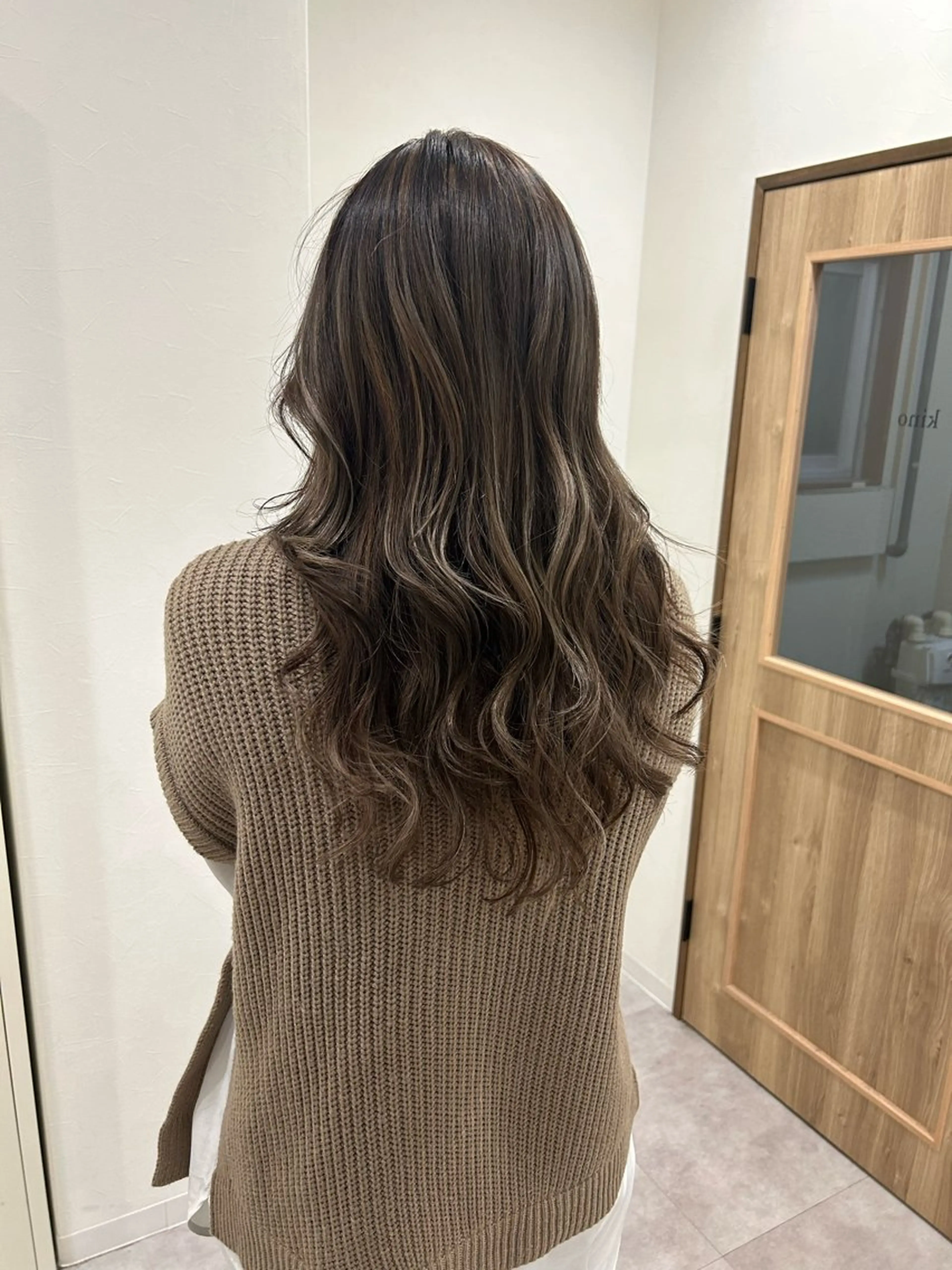 ロング カラー ブリーチ ケアブリーチ ダブルカラー グレージュ ハイライトカラー ボブ/ハイトーン 立川loose 下田のヘアスタイル