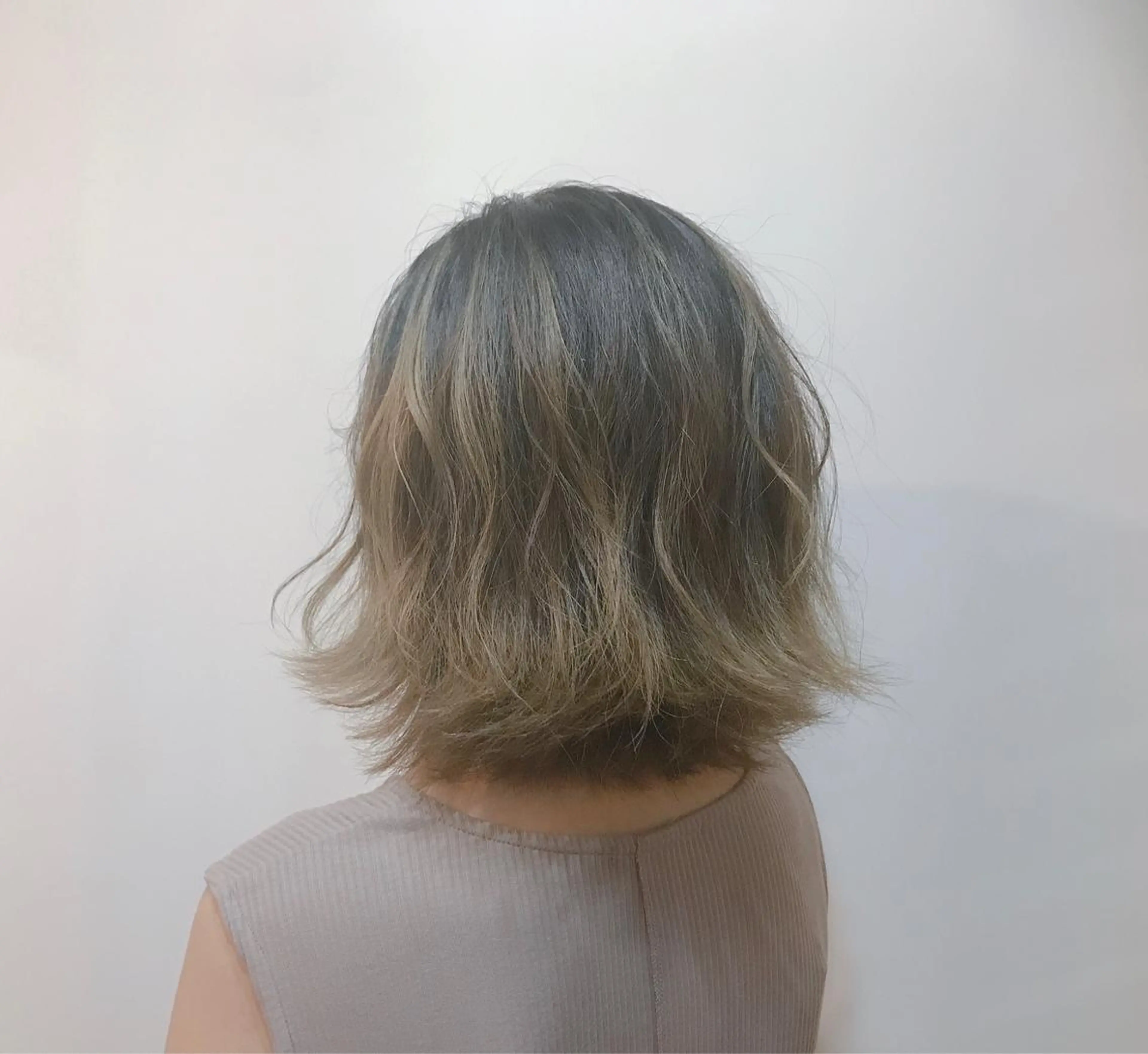 ショート カラー ヘアアレンジ バレイヤージュ レイヤーカット まつげと美容室/ 個室/瀬戸 一菜のヘアスタイル