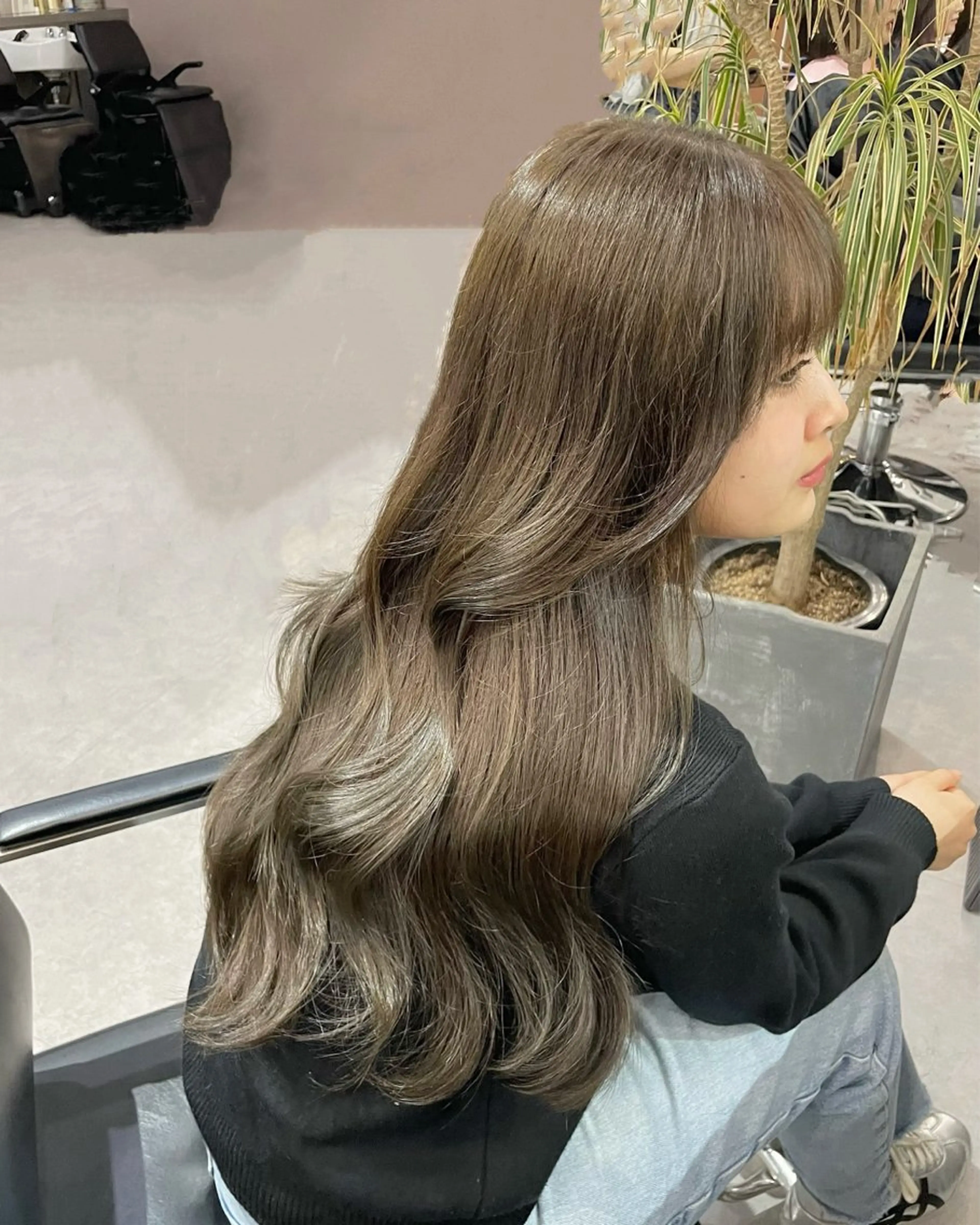 ロング カラー カット ヘアカラー トリートメント ミルクティーベージュ ❤︎レイヤー　MIAのヘアスタイル