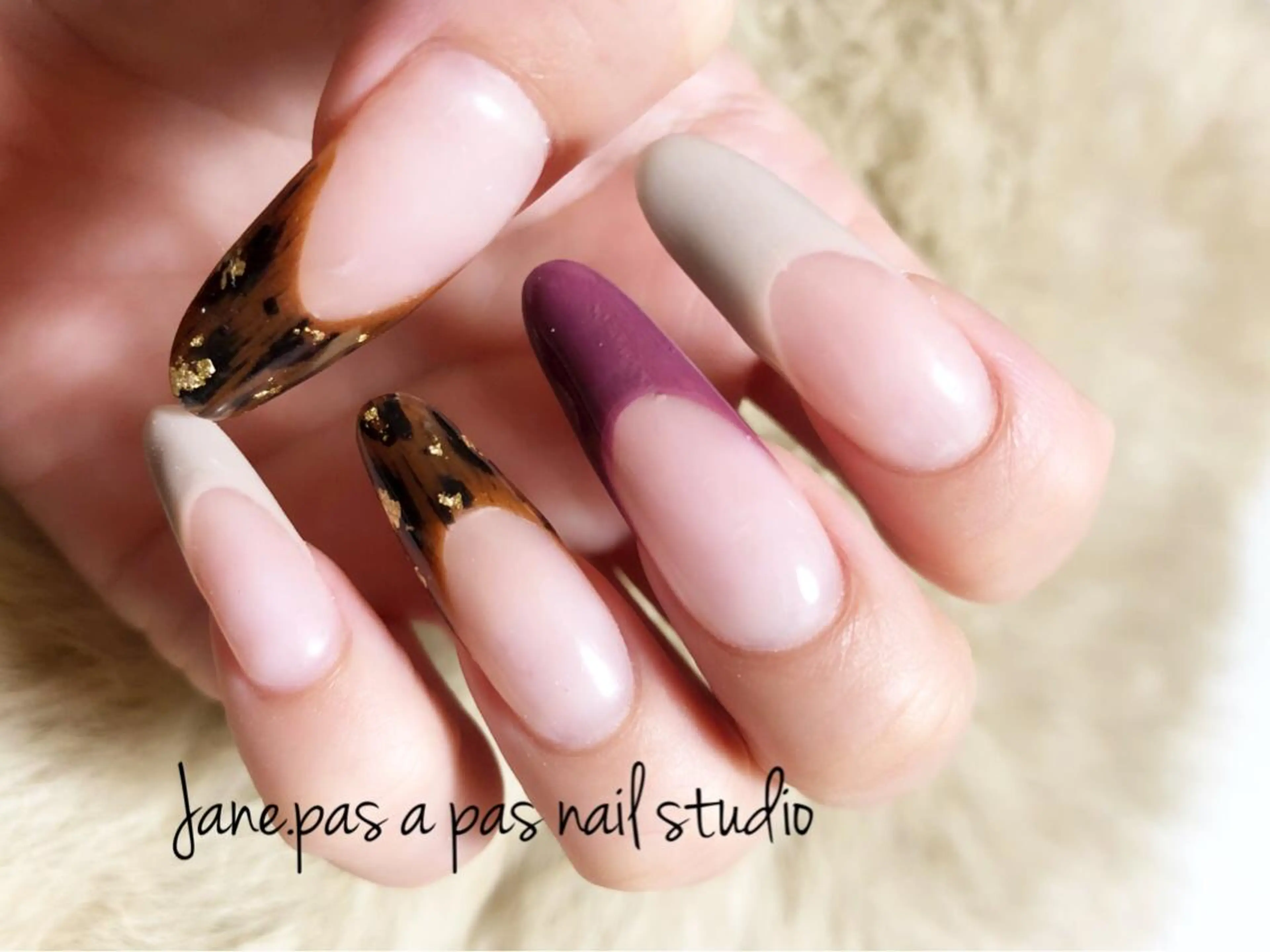 ネイル Yakko pas á pasのネイルデザイン