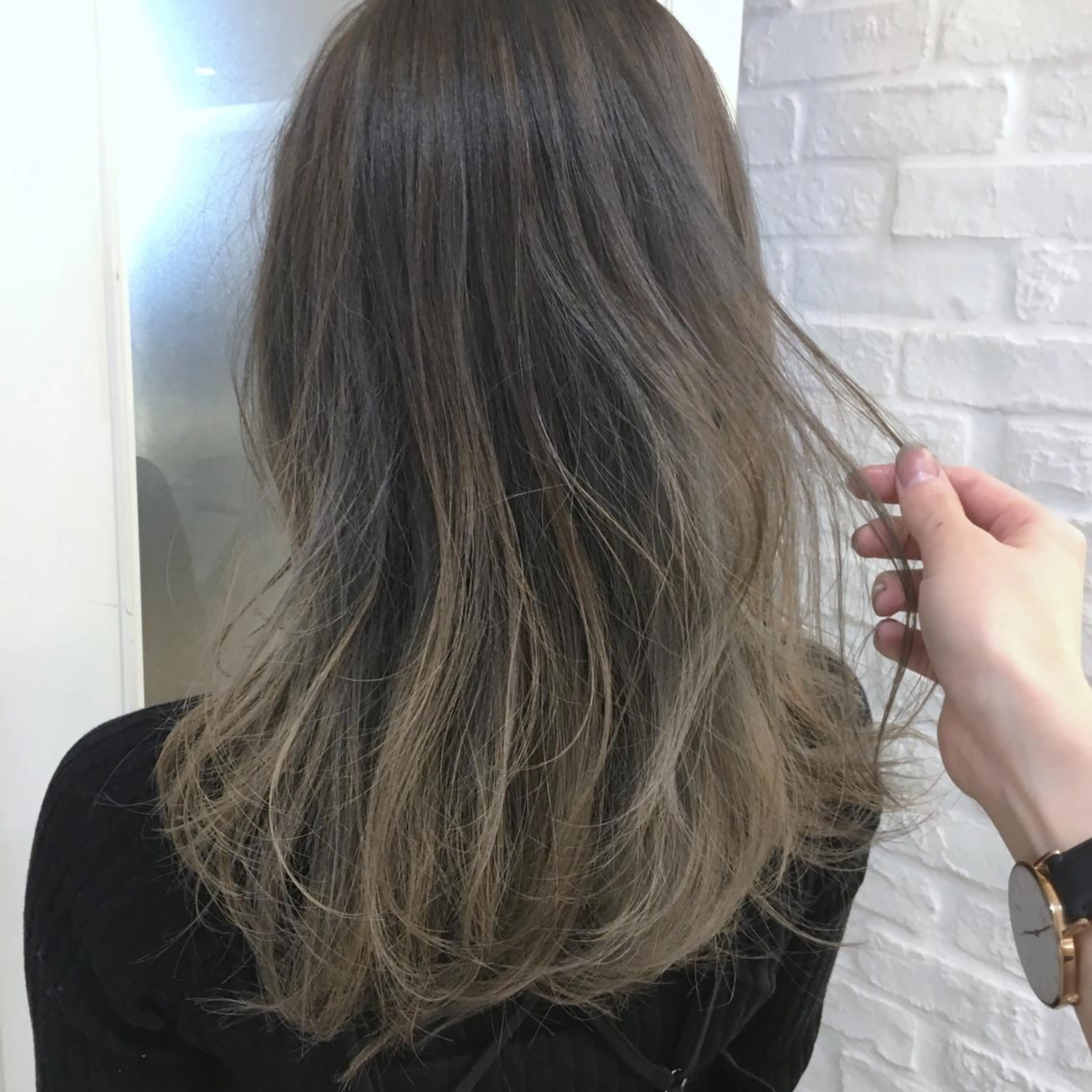 ロング カラー バレイヤージュ レイヤーカット 加藤 あやみのヘアスタイル
