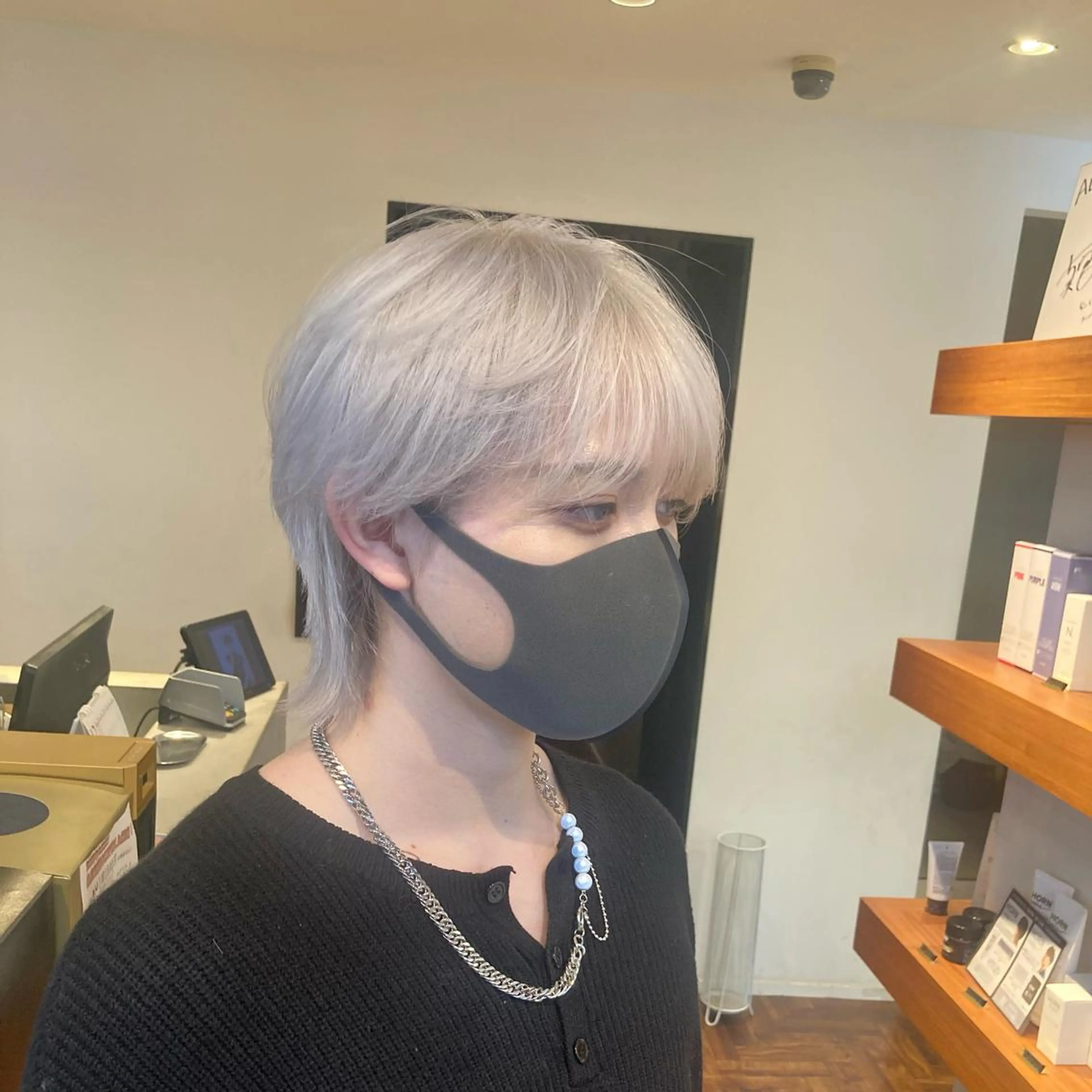 ショート カラー メンズ シルバー ホワイトシルバー カット ヘアカラー トリートメント カットが上手い 💇‍♂🌸サク🌸のヘアスタイル