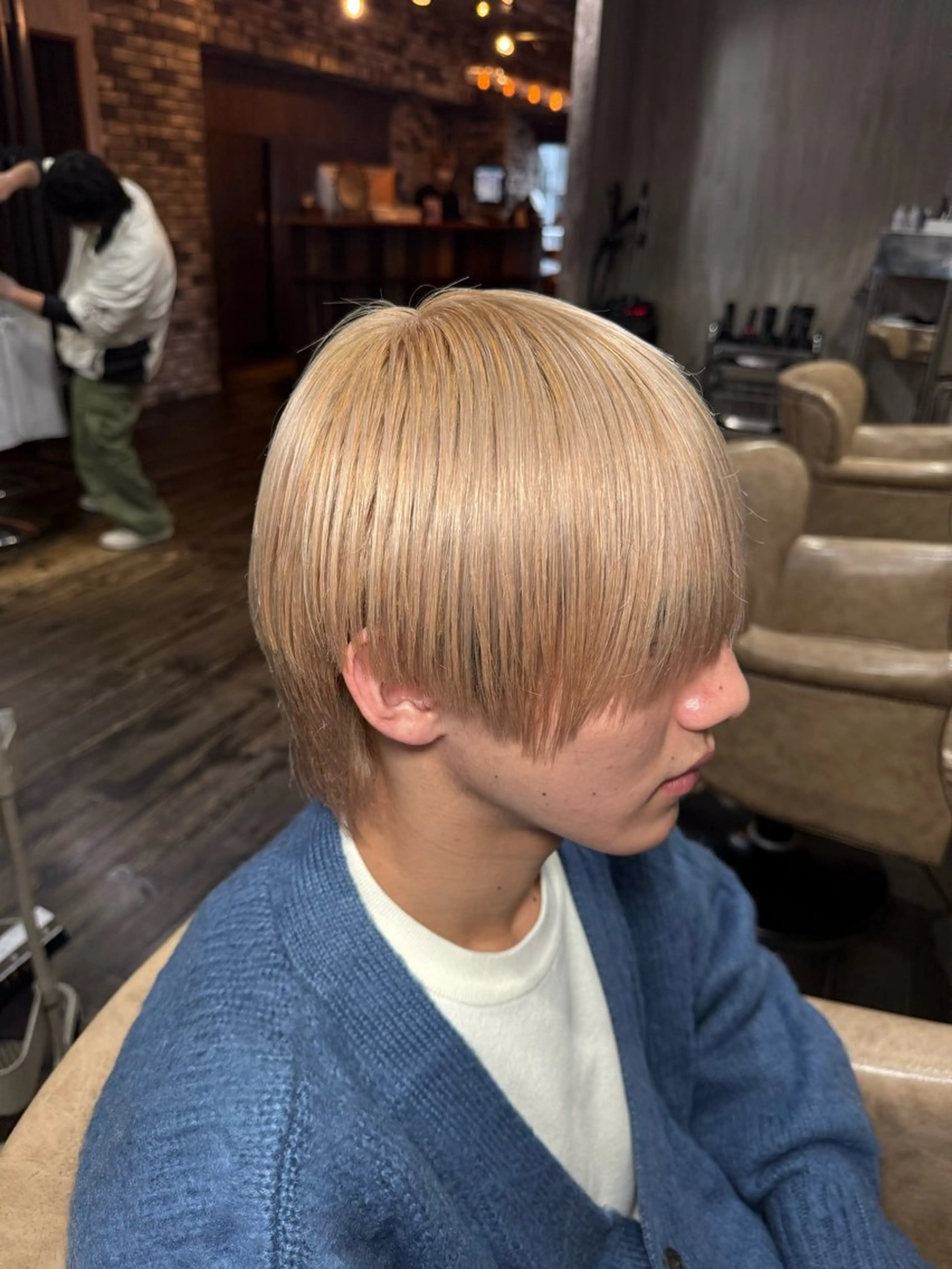 ショート カラー メンズ メンズブリーチ マッシュウルフ マッシュ メンズウルフカット ベージュカラー カット ヘアカラー メンズカット/パーマ 艶カラーTAIGA︎のヘアスタイル