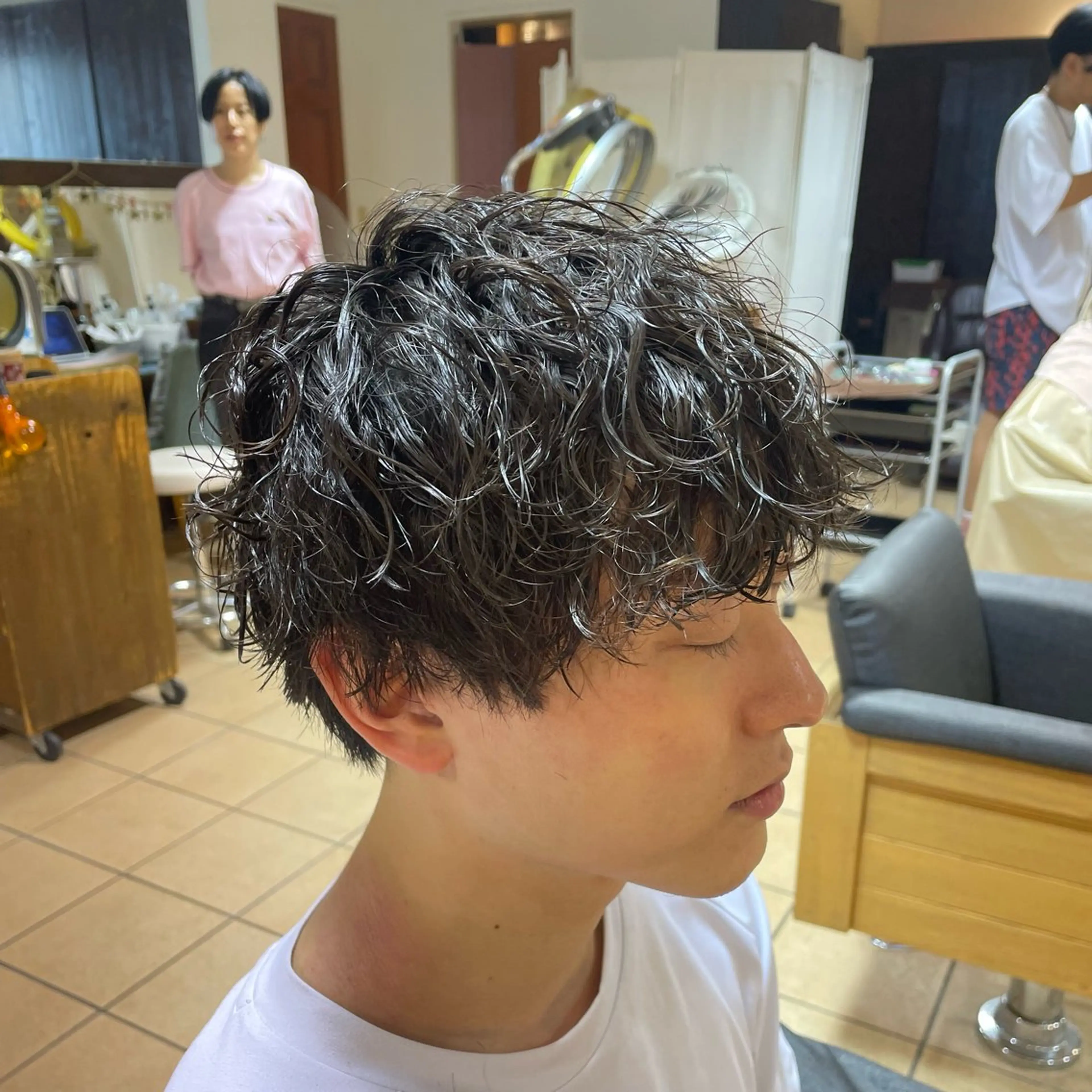 ショート パーマ メンズ メンズパーマ 波巻きパーマ カット パーマ すげ さやかのヘアスタイル
