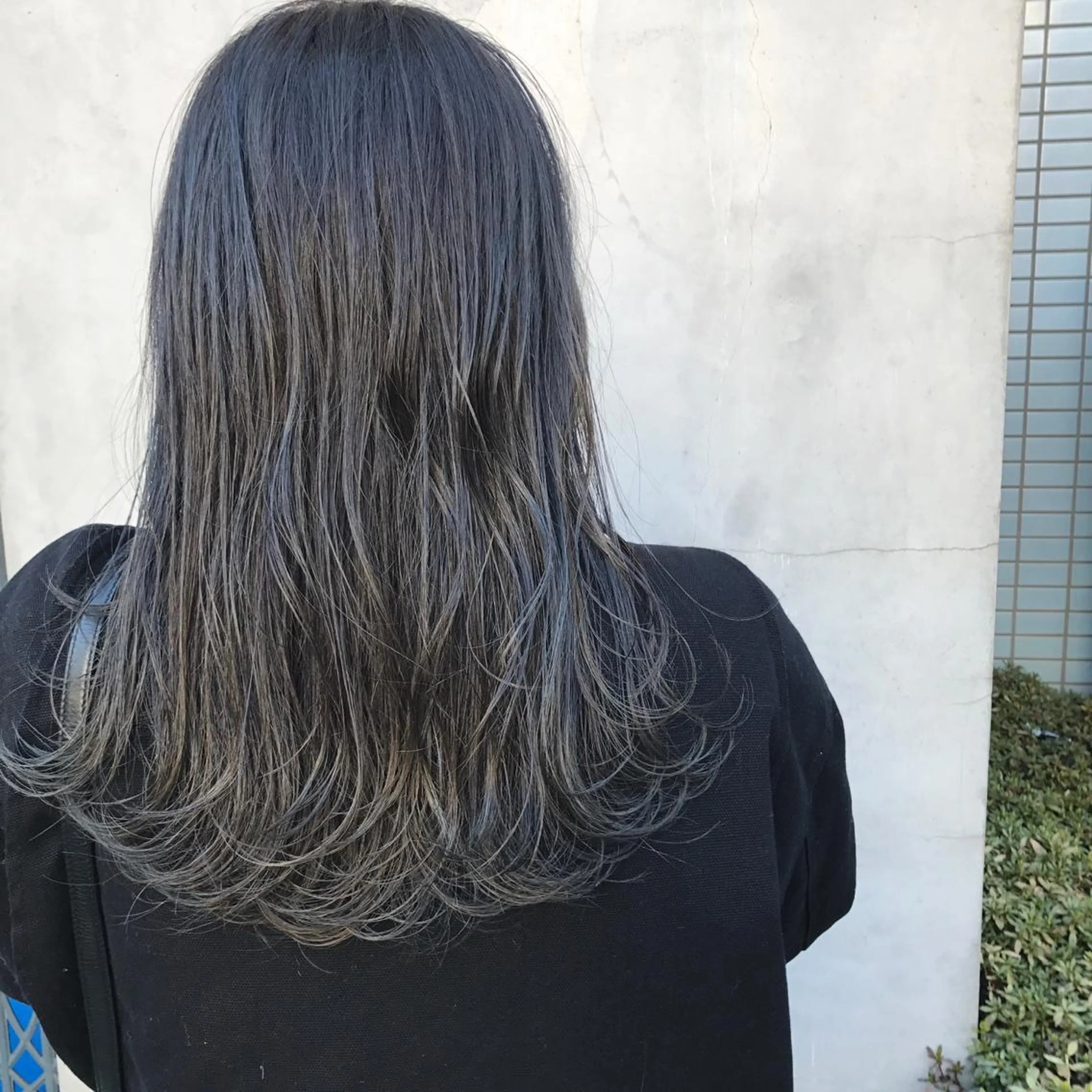 ミディアム カラー ヤスドミ ケイスケのヘアスタイル
