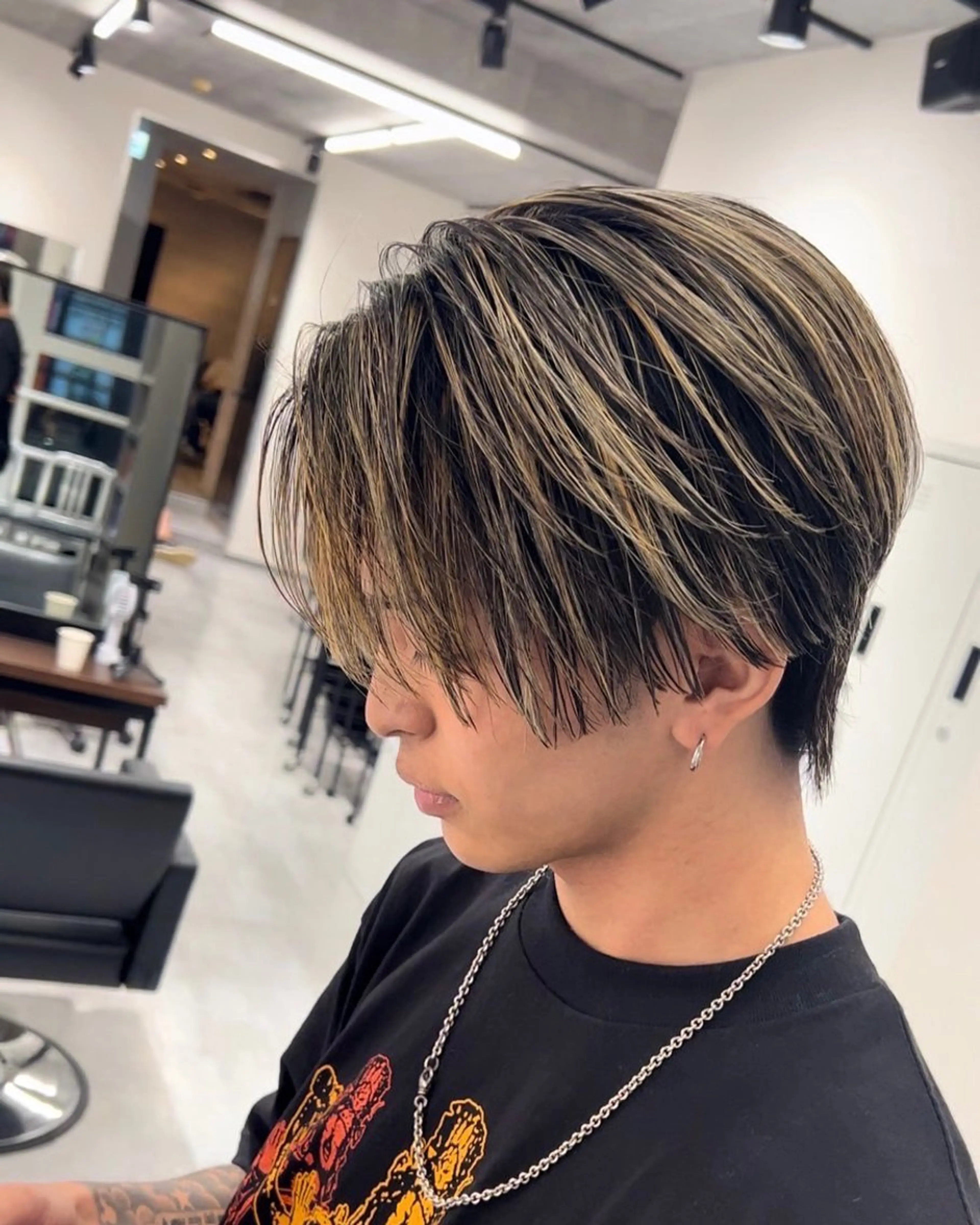 メンズ センターパート メンズハイライト メンズメッシュ カット ヘアカラー トリートメント メンズ特化/パーマ/ ハイライト/竜成のヘアスタイル