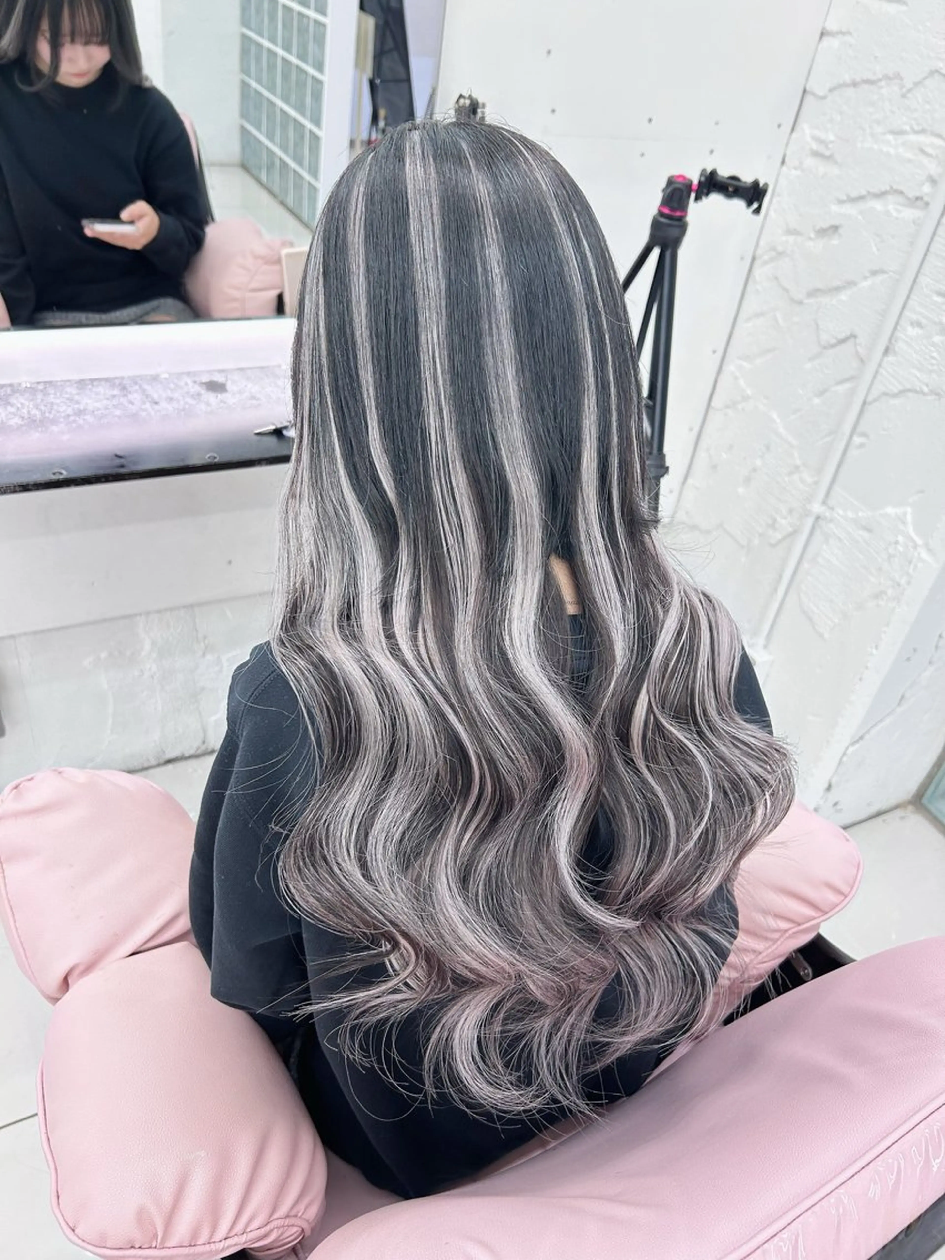 ロング ハイライト エクステ 三尾 樺緒のヘアスタイル