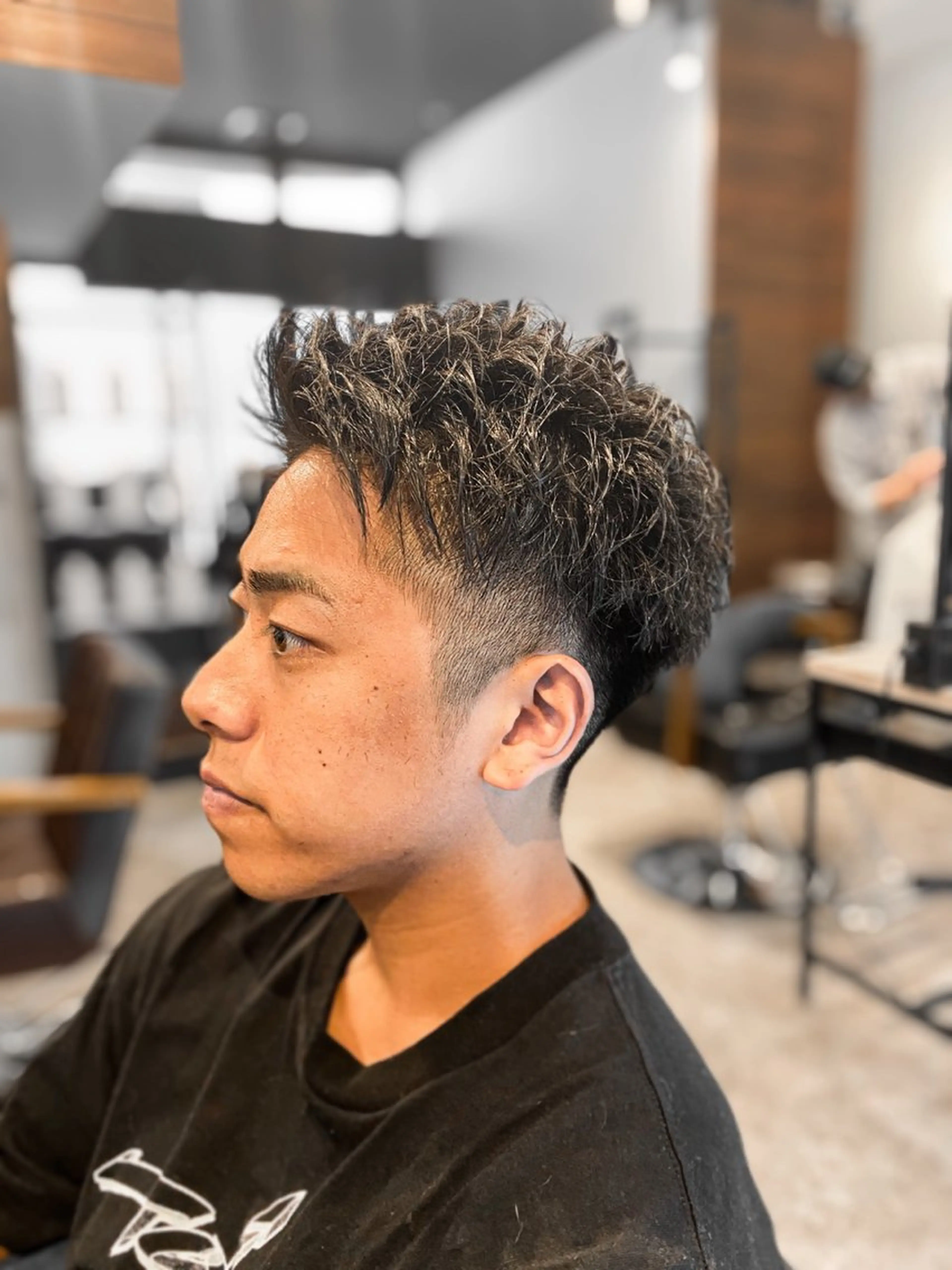 ショート メンズ キッズ メンズブリーチ ビジネス センターパート フェードカット メンズハイライト カット ヘッドスパ IRIE HAIR DESIGN所属・IRIE⚡️メンズ/ パーマ⚡️北川聖也のヘアスタイル