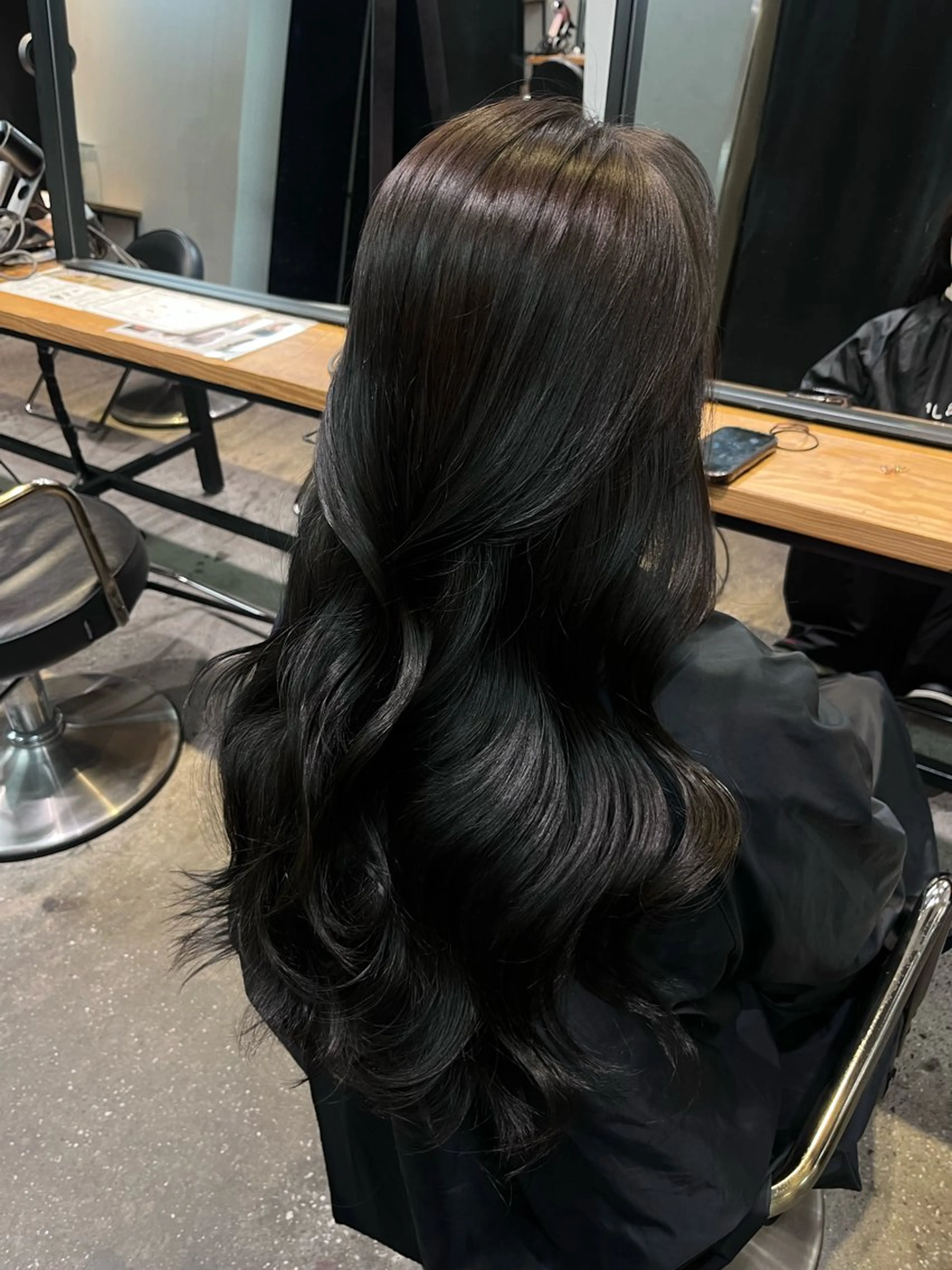 ロング くびれヘア 顔周りカット ハイレイヤー レイヤーカット ウルフカット ALBUM SHINJUKU所属・フカミ マナカのヘアスタイル