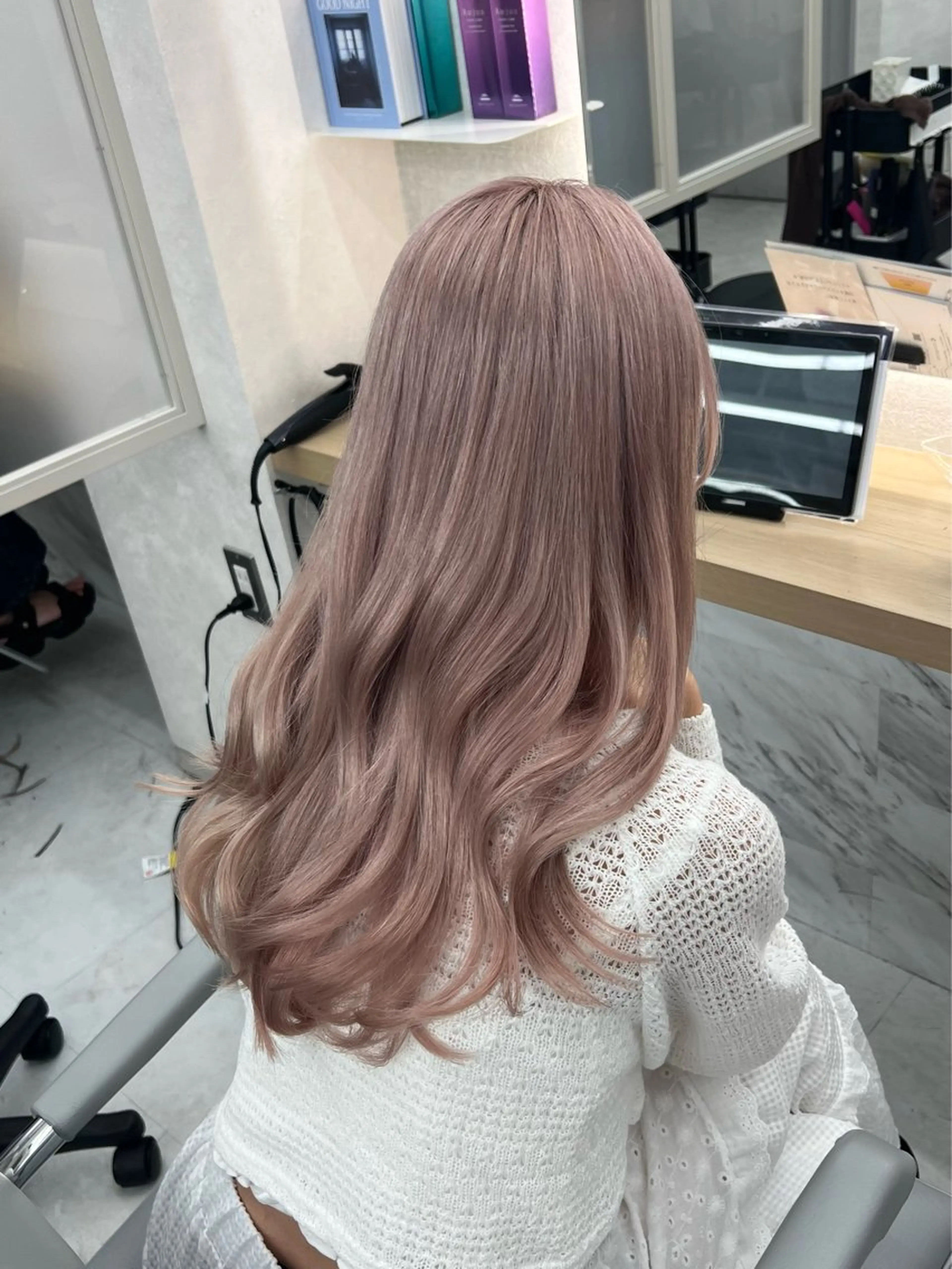 ロング カラー カット ヘアカラー トリートメント youres hair 髪質改善トリートメント&ヘッドスパ  新宿三丁目店【ユアーズヘア】所属・🦋透明感カラー 👑NODOKA🦋のヘアスタイル