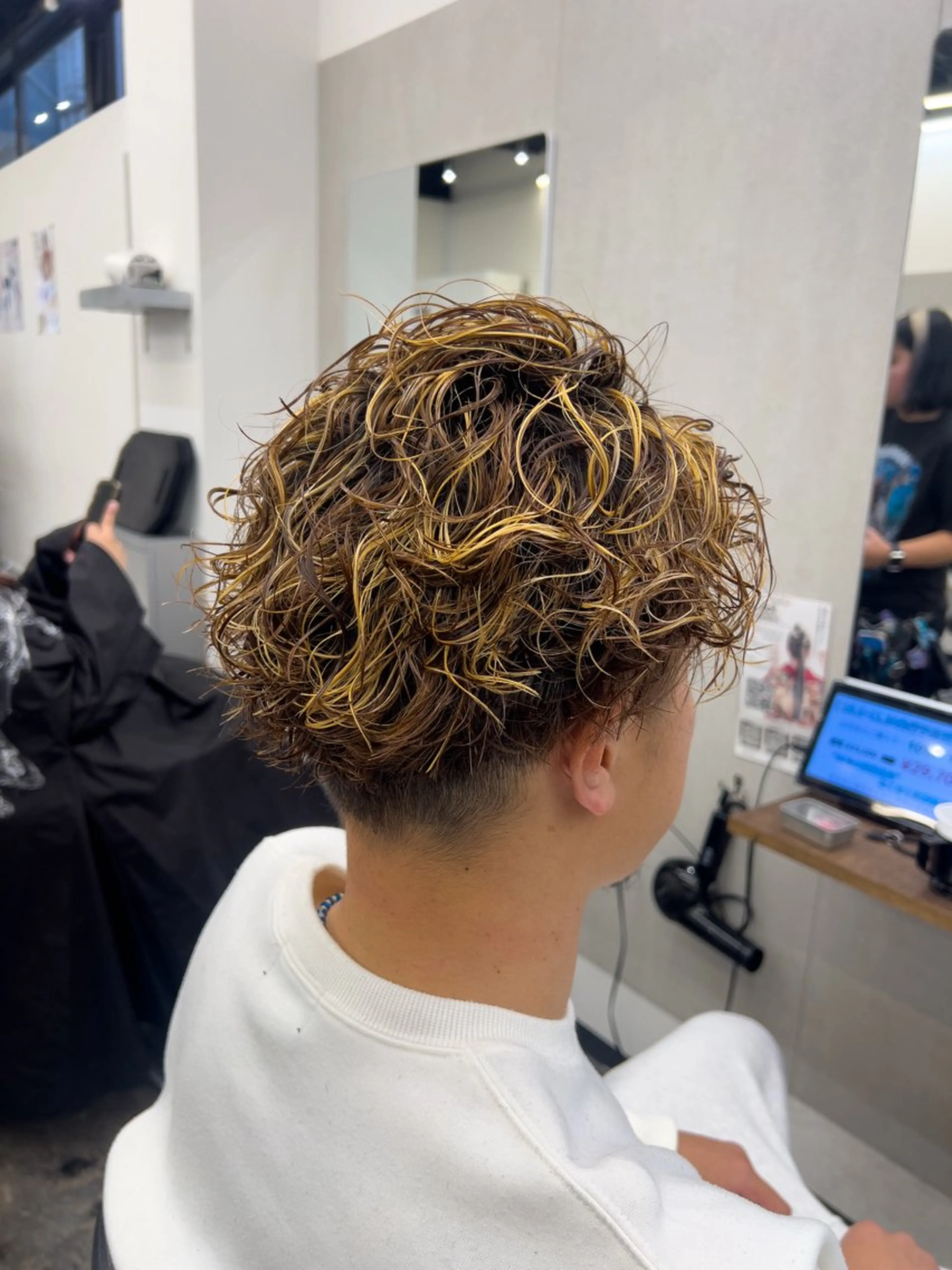 ショート パーマ メンズ カット ウルフ🐺/ボブ ハイトーン🌈/増田のヘアスタイル