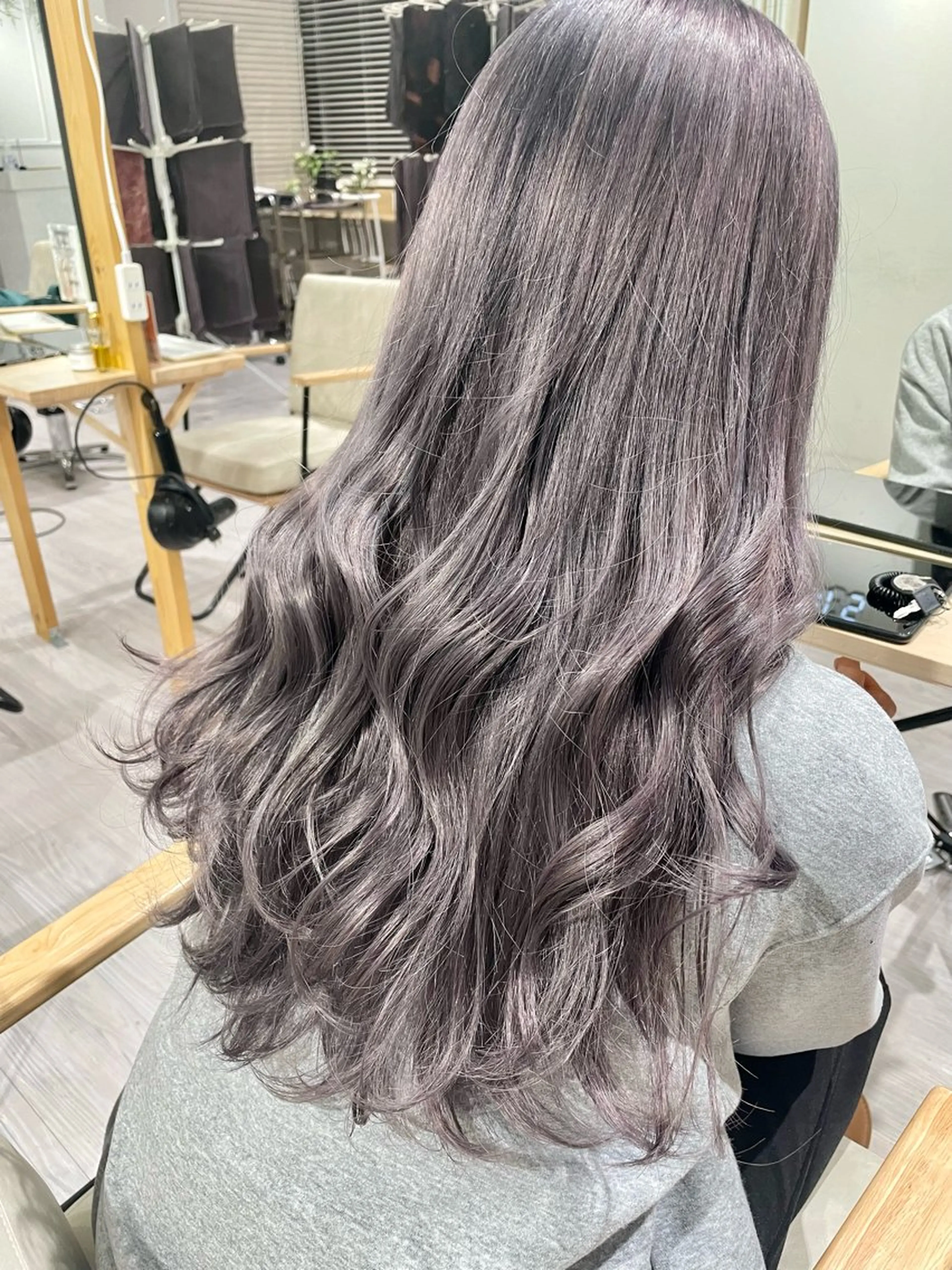 セミロング カラー 高発色🌈艶✨️ Rico.りんたろうのヘアスタイル