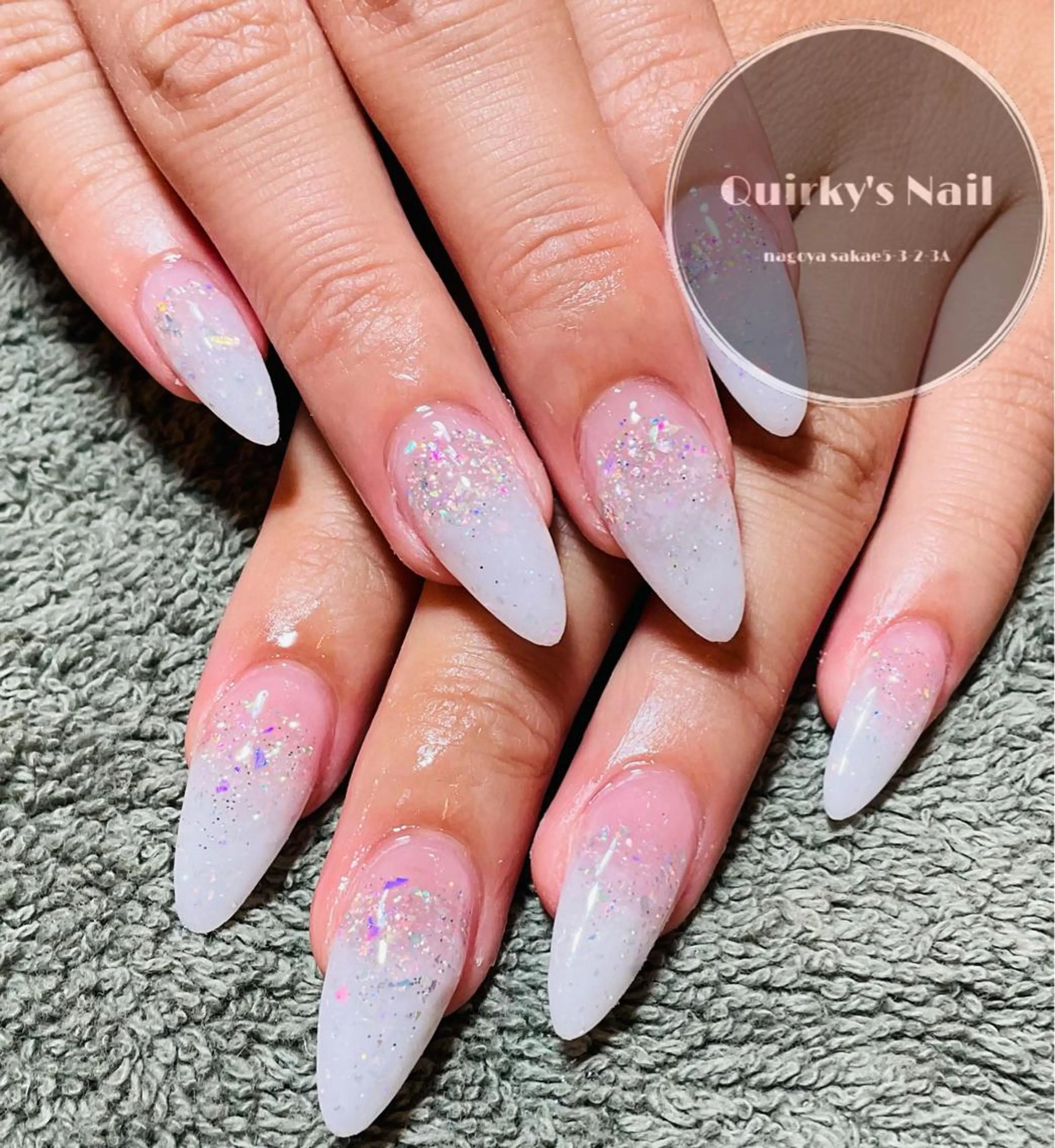 ネイル グラデーション ラメ(グリッター) ラメグラデーション ホワイト Quirky's Nail【栄店】のネイルデザイン