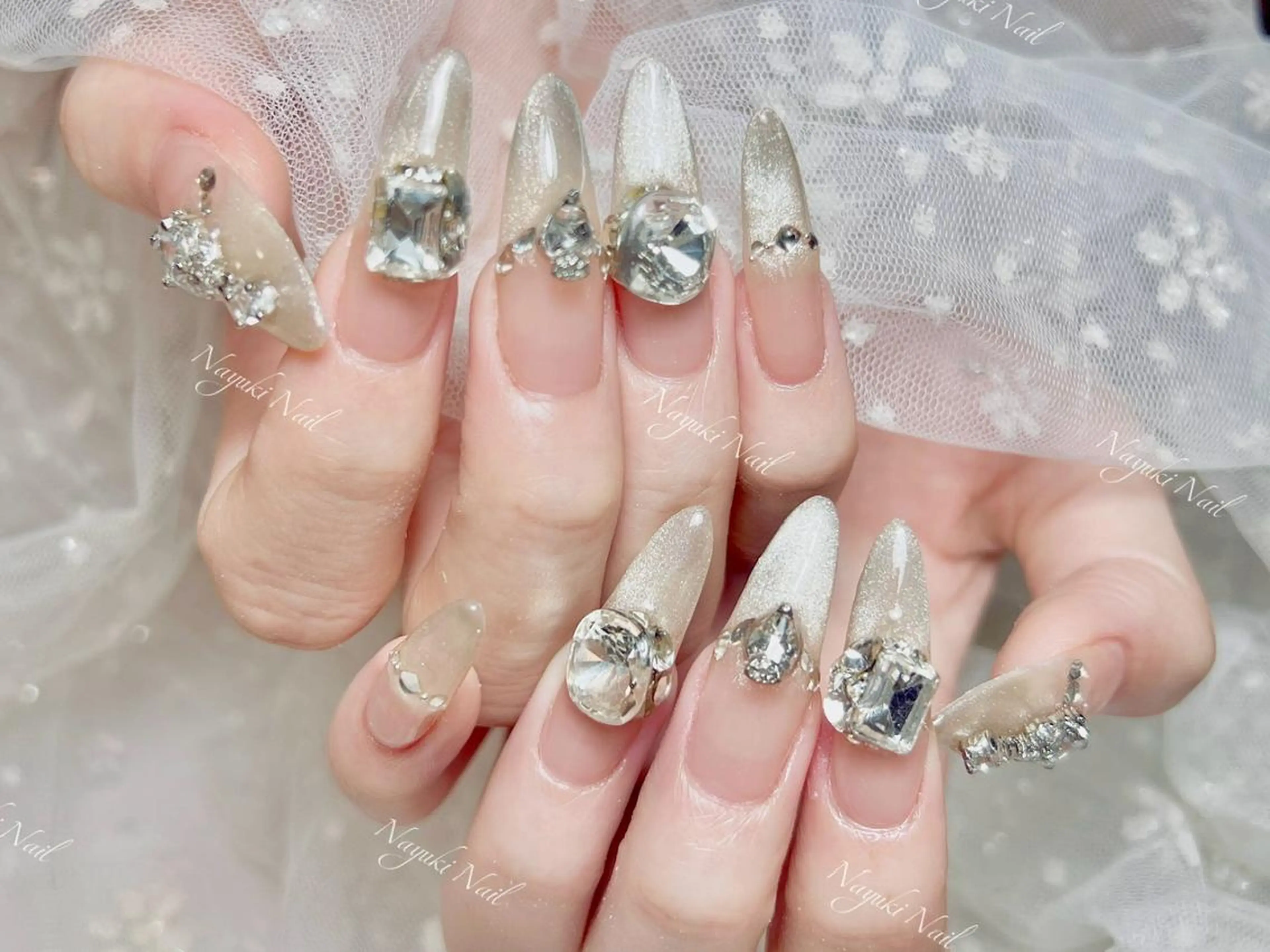 ネイル 🦋 Queenieのネイルデザイン