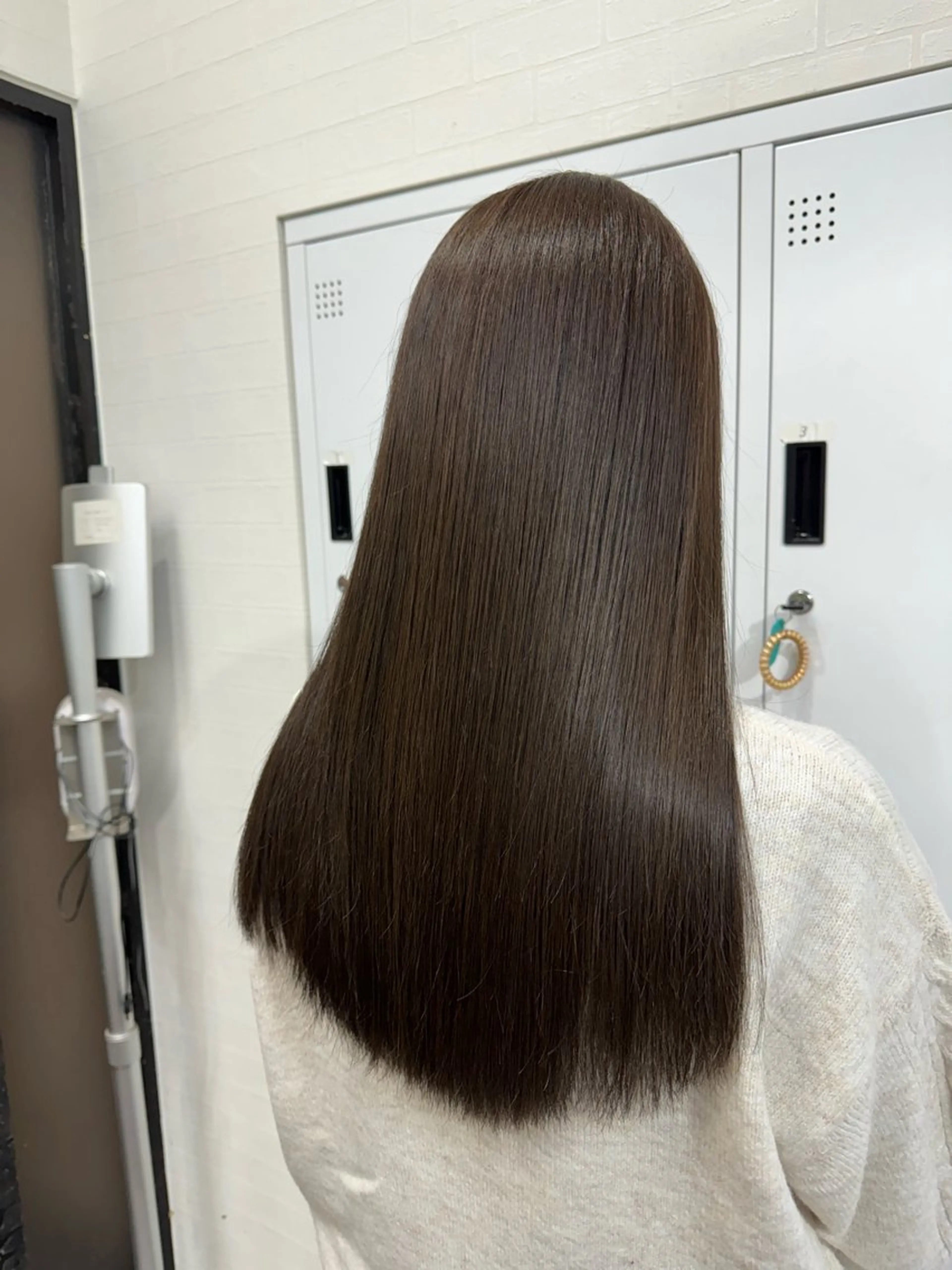 ロング カット ヘアカラー 田子🦋ハイトーン 🫐耳つぼジュエリーのヘアスタイル