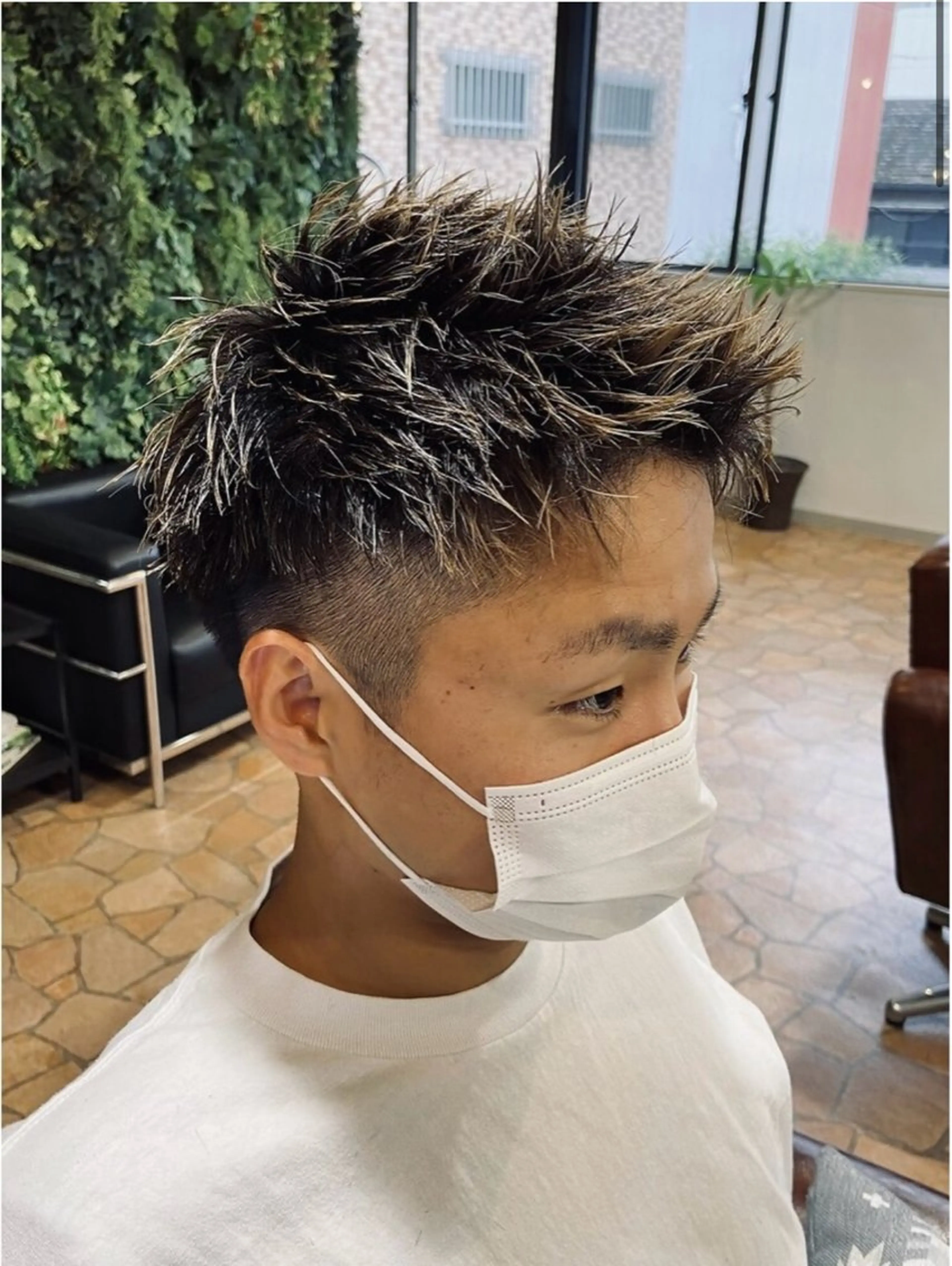 メンズ アップバング メンズハイライト メンズショート フェザーパーマ/韓国 /メンズカット保立のヘアスタイル