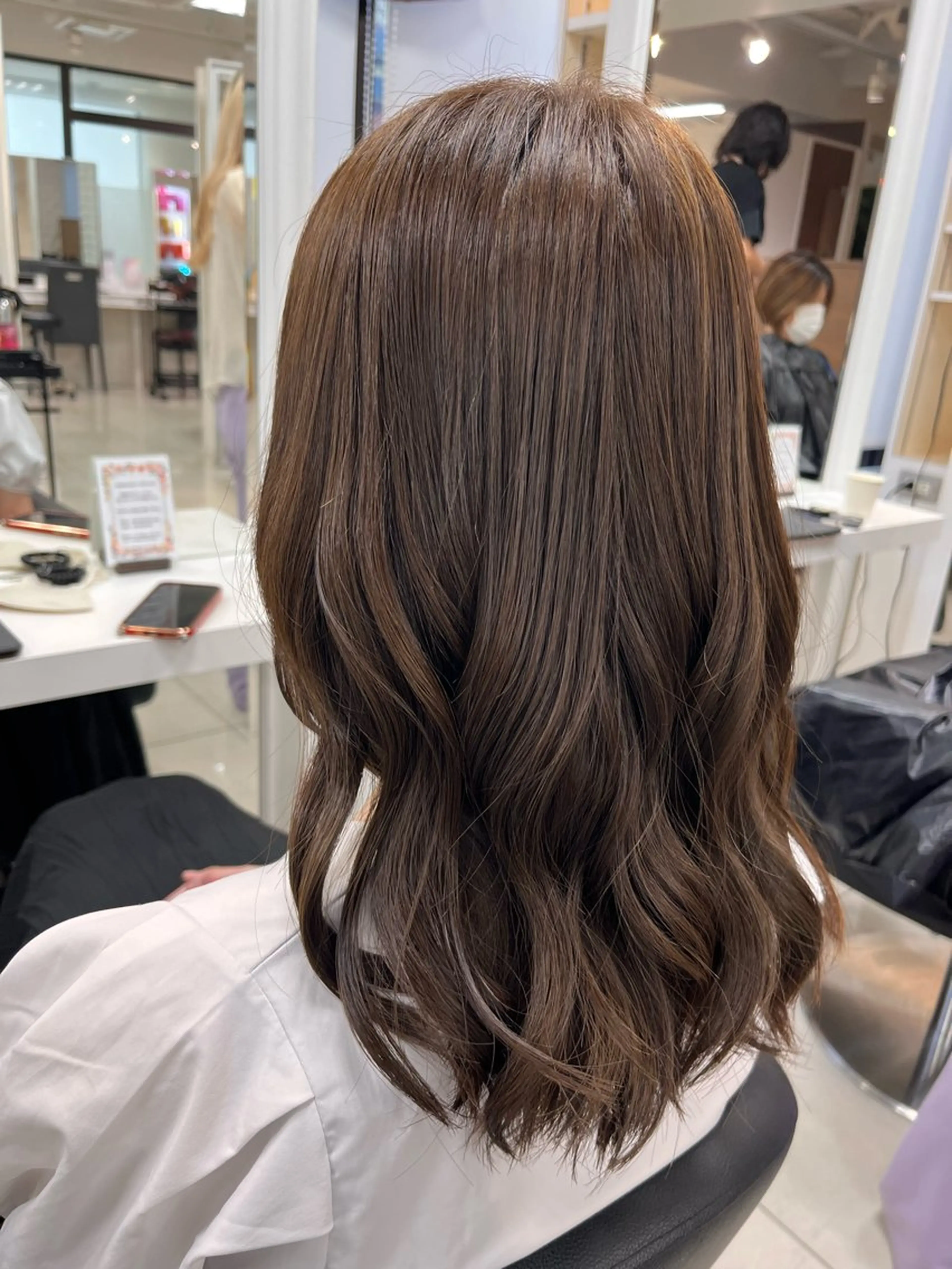 セミロング カラー アッシュ ブリーチ ブラウンカラー ダブルカラー ミルクティーブラウン カット ヘアカラー トリートメント メンズ縮毛矯正🦊ハ イトーン　RYOKAのヘアスタイル