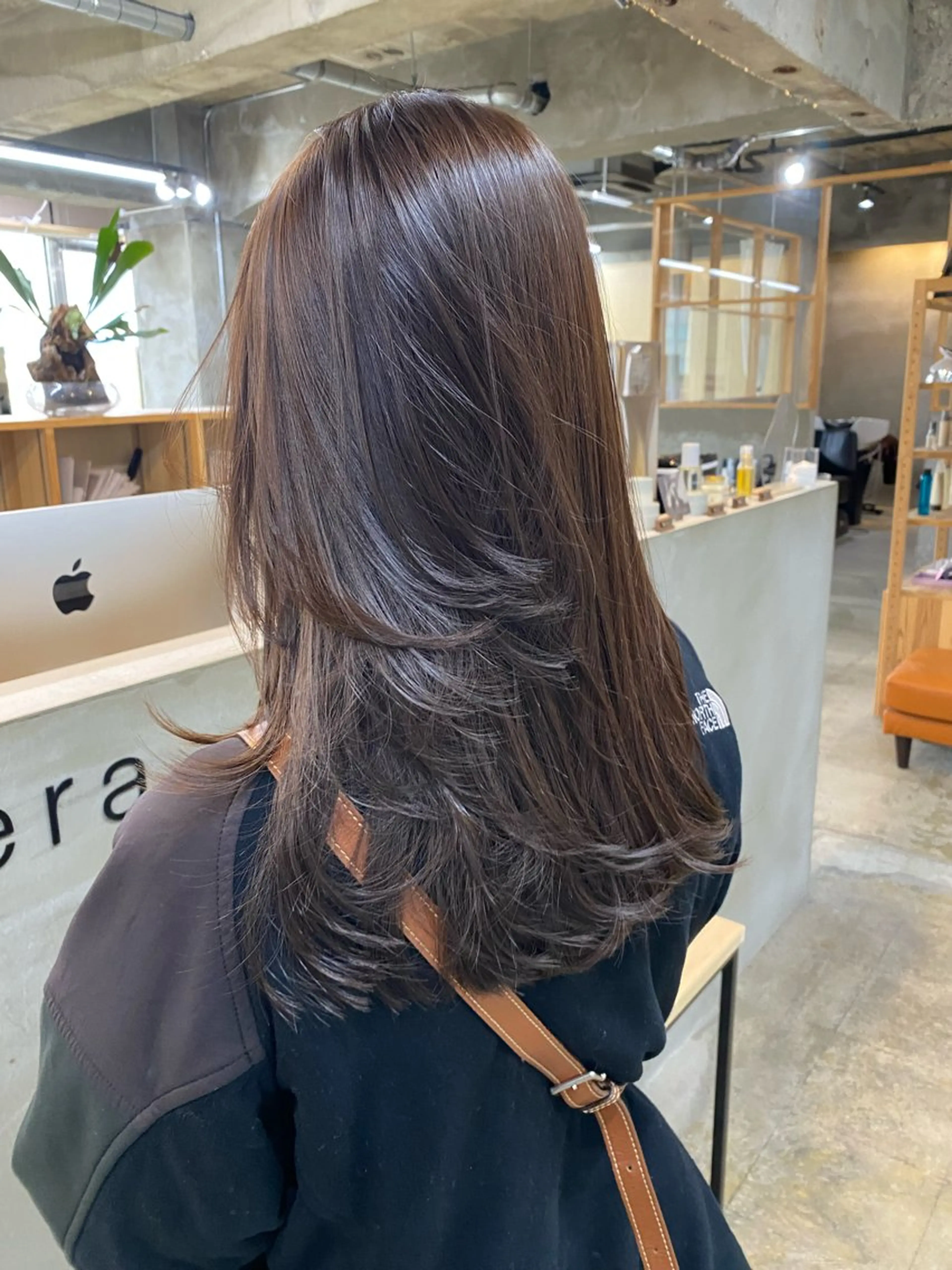 ミディアム カラー 透明感カラー オレンジ レイヤーカット シミズ アスカのヘアスタイル
