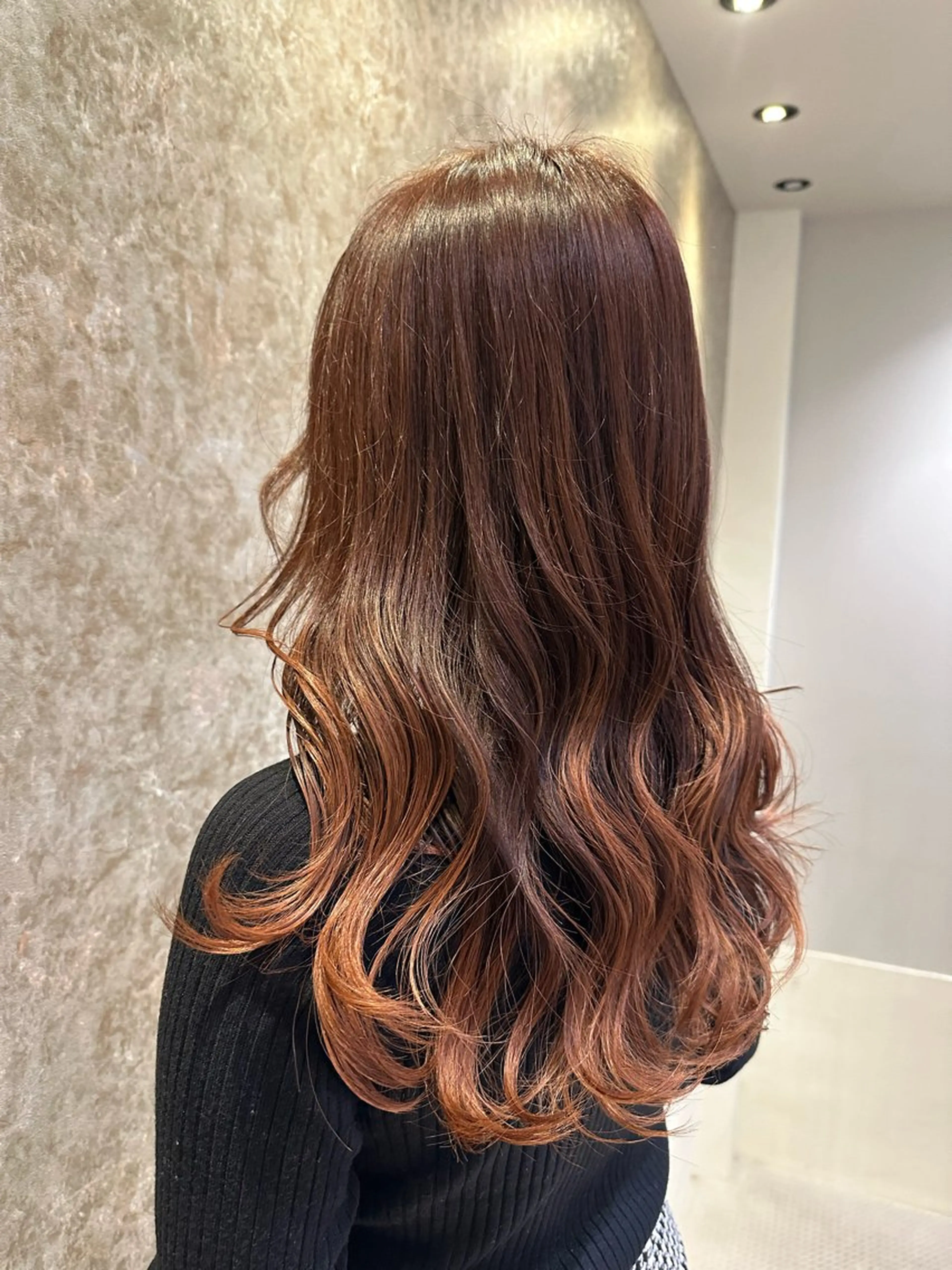 ロング カラー ブリーチ ブラウンカラー ブリーチなしカラー オレンジ オレンジブラウン カット ヘアカラー トリートメント MAHO/透明感カラ ー/ツヤ髪のヘアスタイル