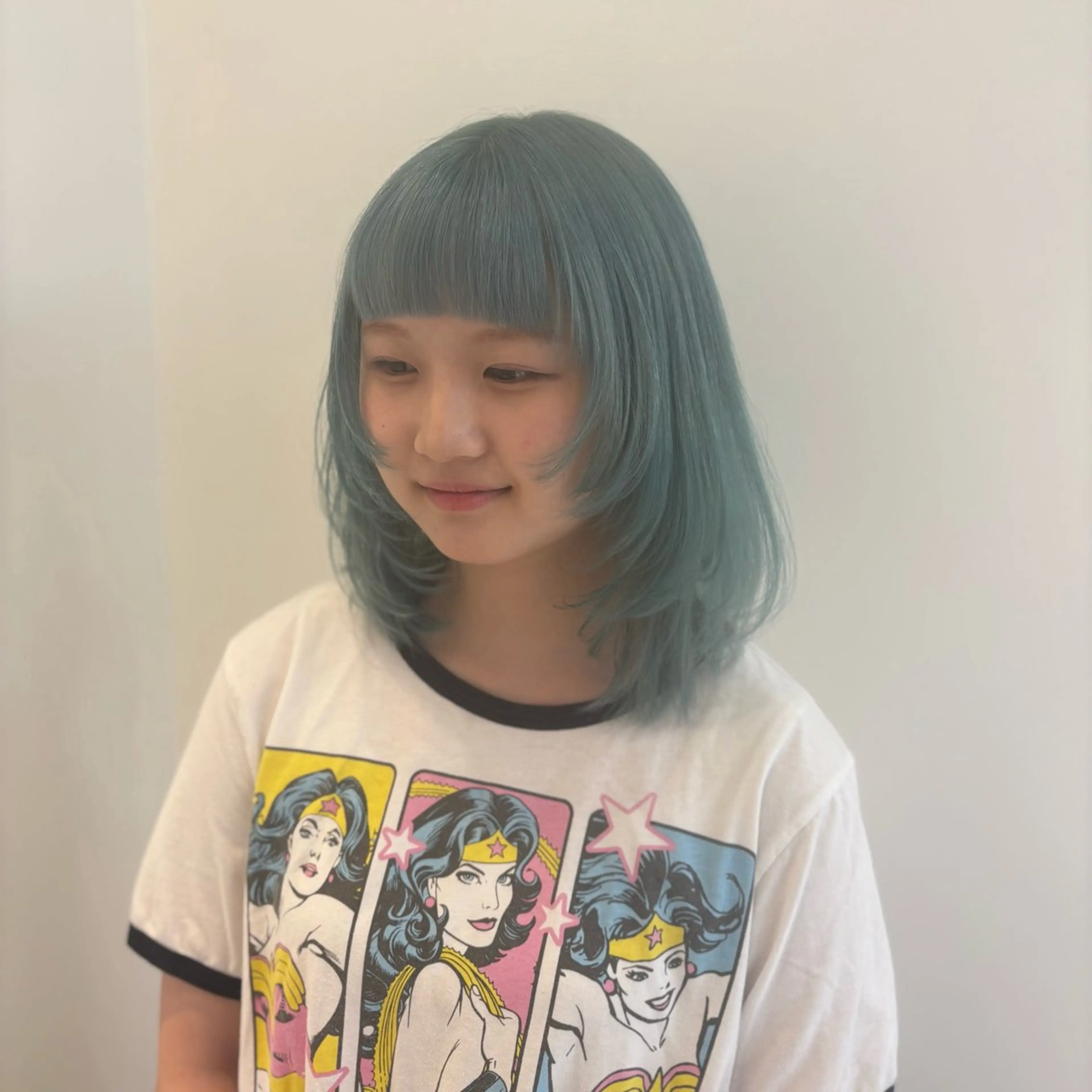 ミディアム カラー ヘアカラー トリートメント ハイトーン×デザイン 🪽🫧HIKARIのヘアスタイル