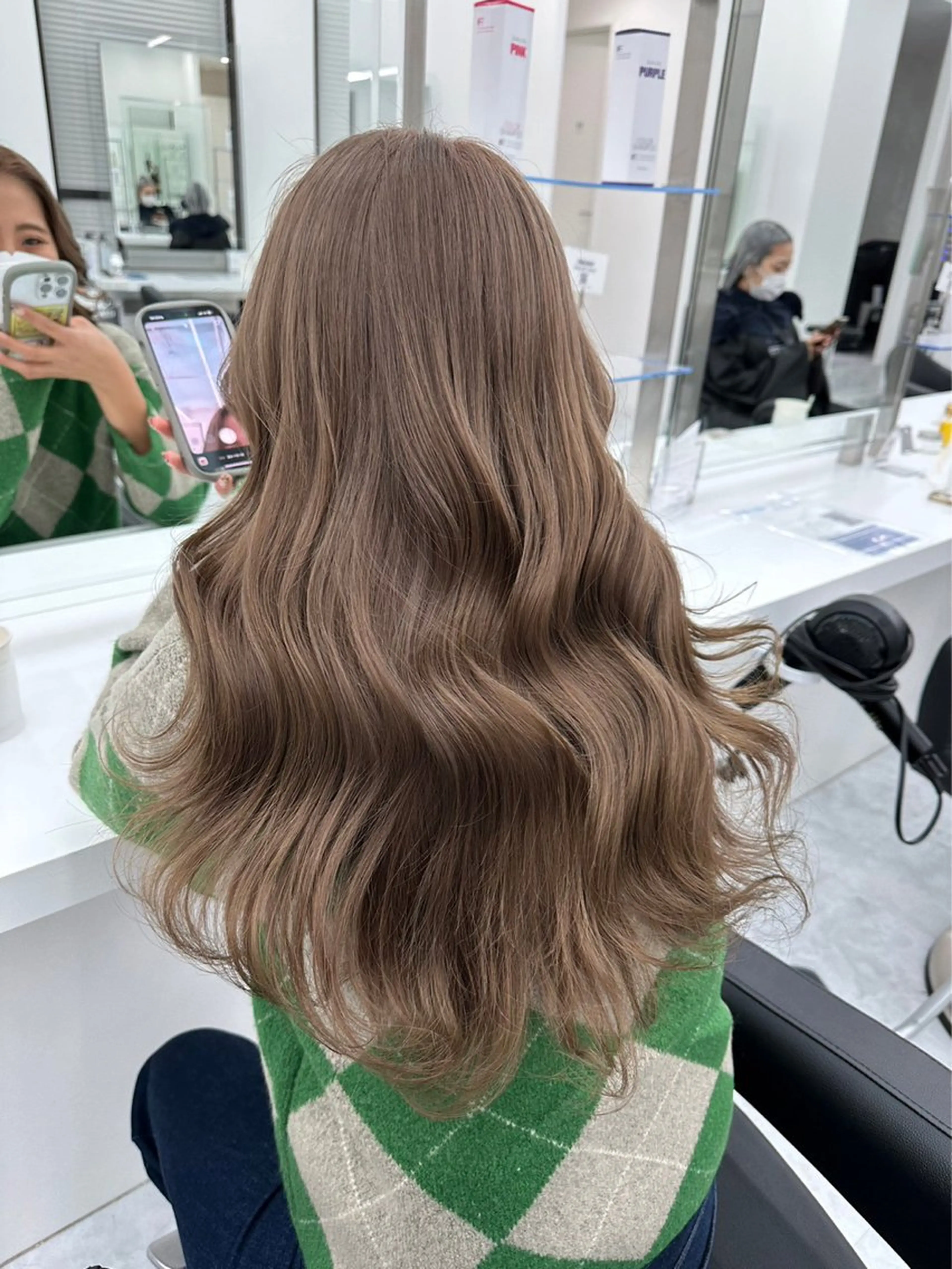 ロング ヘアカラー 大人上品🤍明るめ ベージュ🤍REOのヘアスタイル