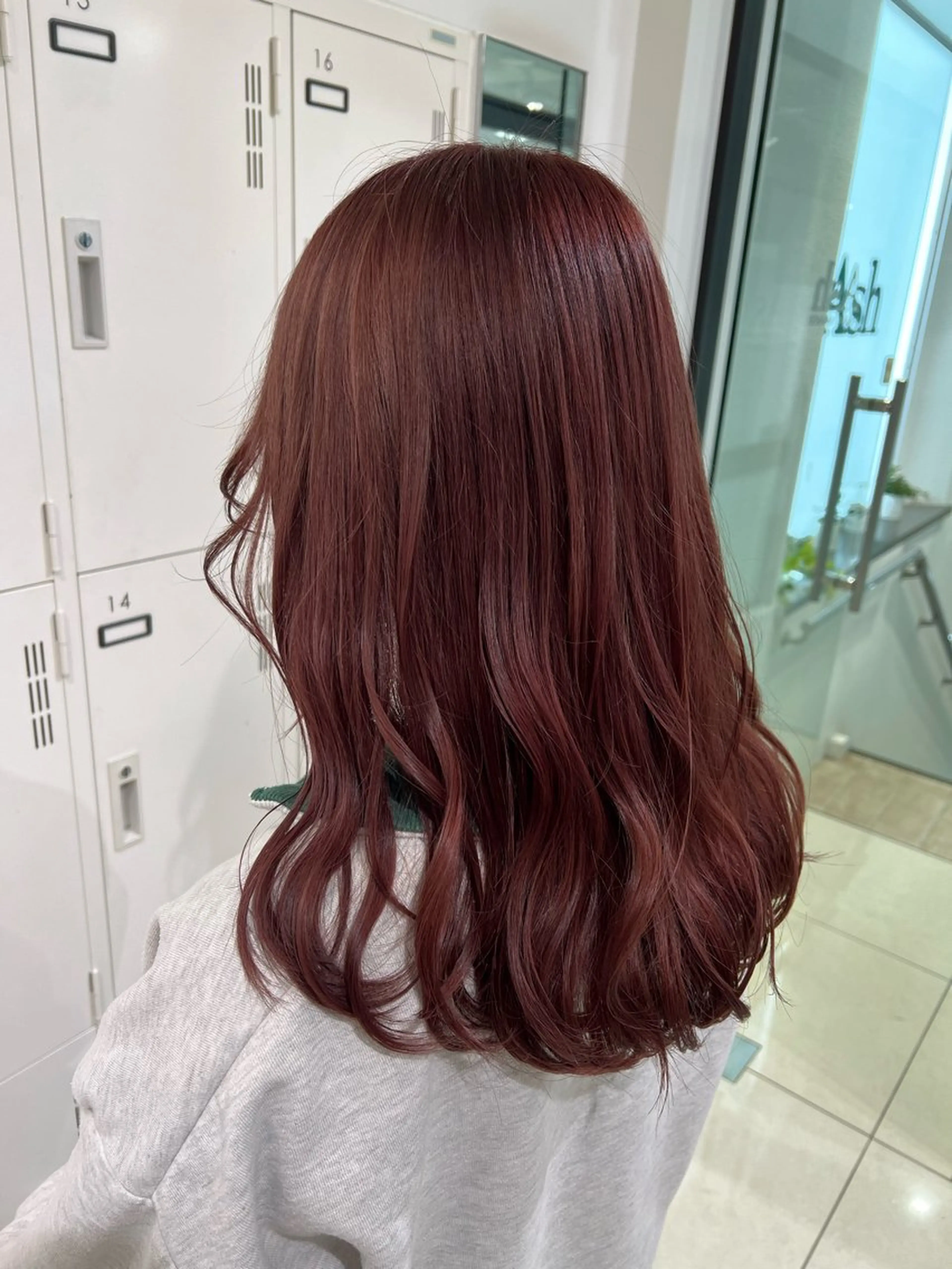 セミロング カラー ベージュカラー ブリーチ ピンクカラー ヘアカラー トリートメント 【暖色カラー特化】 中山由梨のヘアスタイル