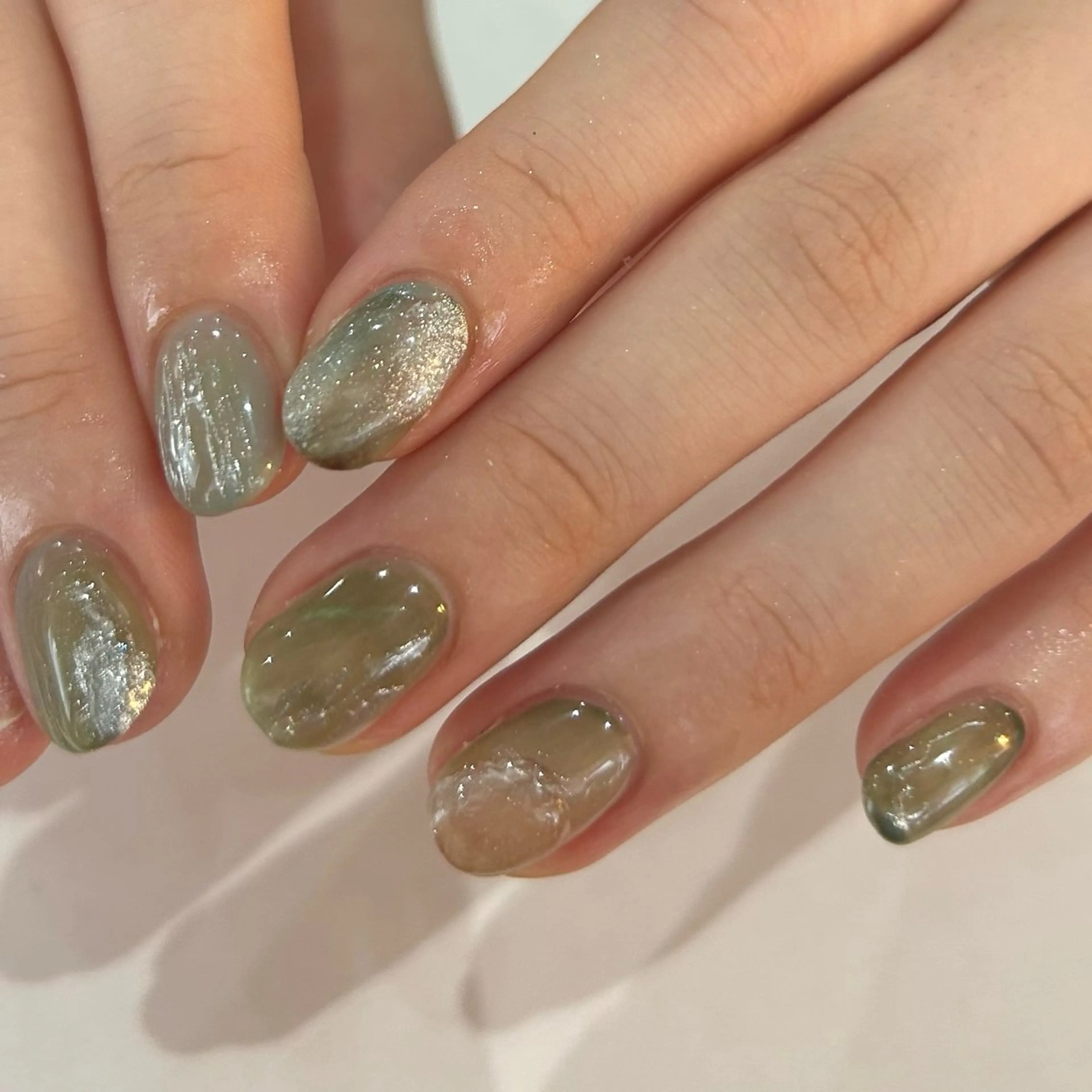 ネイル グリーン ハンドネイル Etel atelier.のネイルデザイン