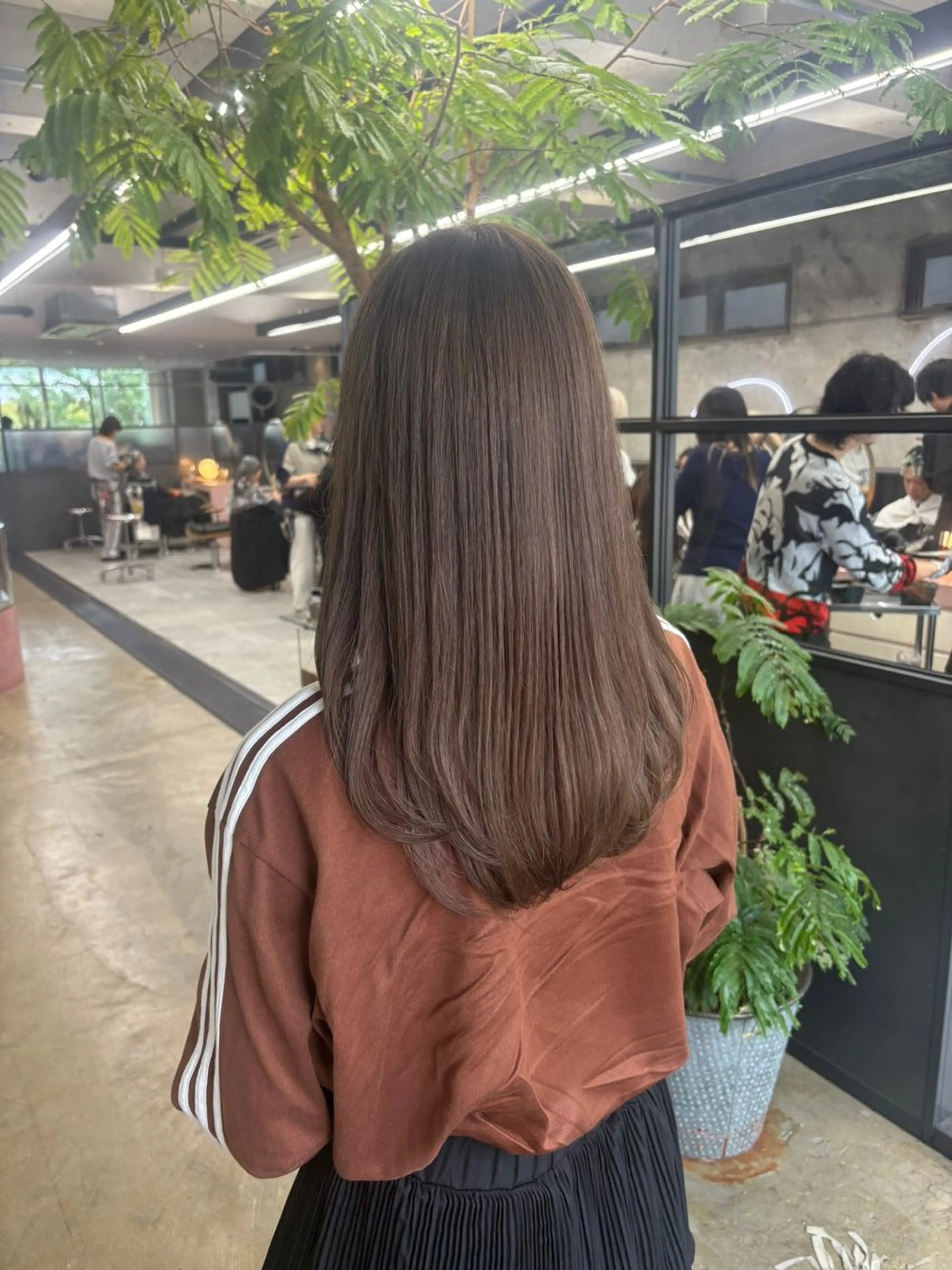 ロング カット ヘアカラー 鈴木瑛里／ブロンド ベージュ／男女のヘアスタイル