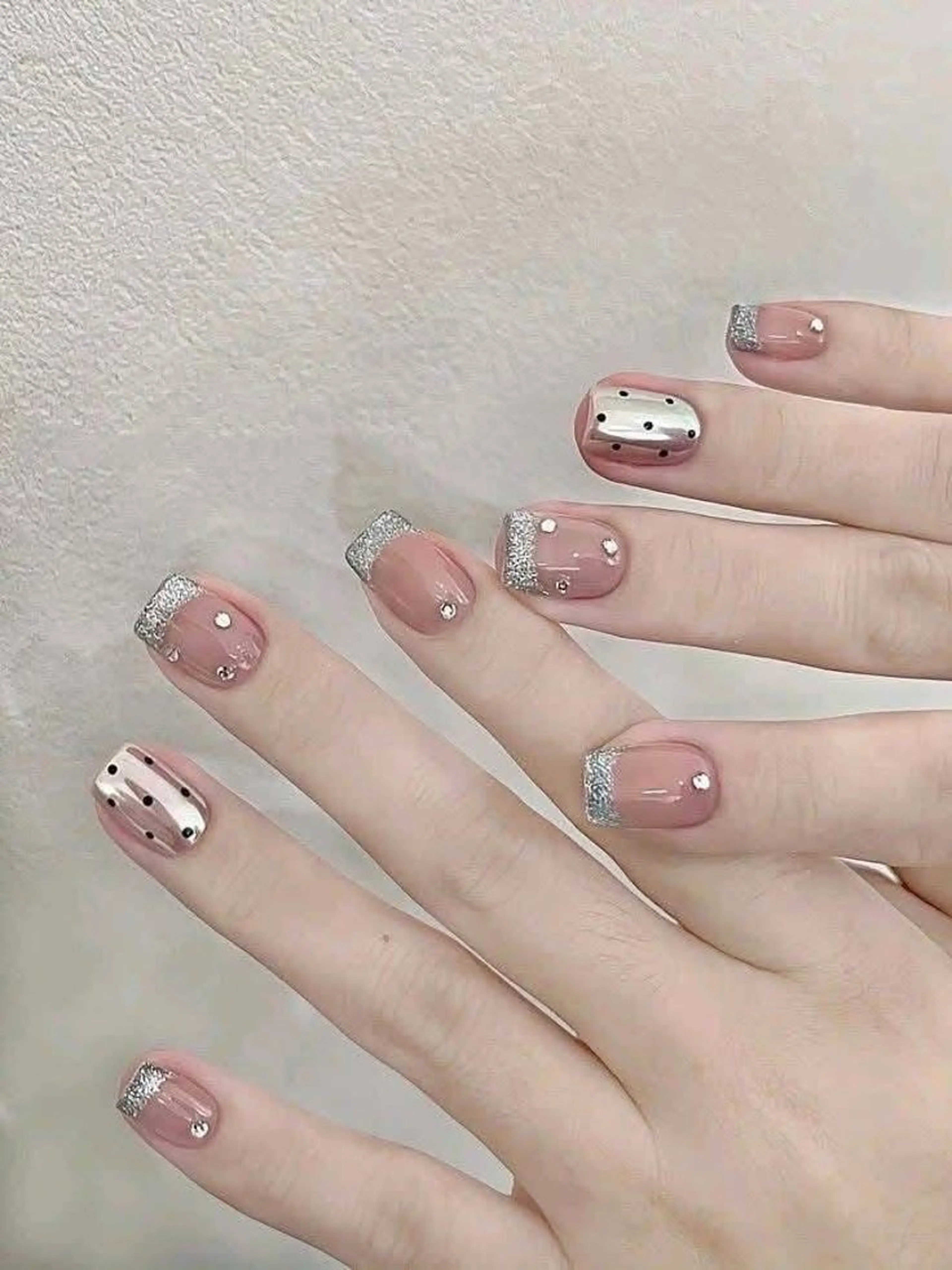 ネイル 韓国ネイル 持ち込み ニュアンスネイル ネイルチップ ハンドネイル Rose Ana.Chuoのネイルデザイン