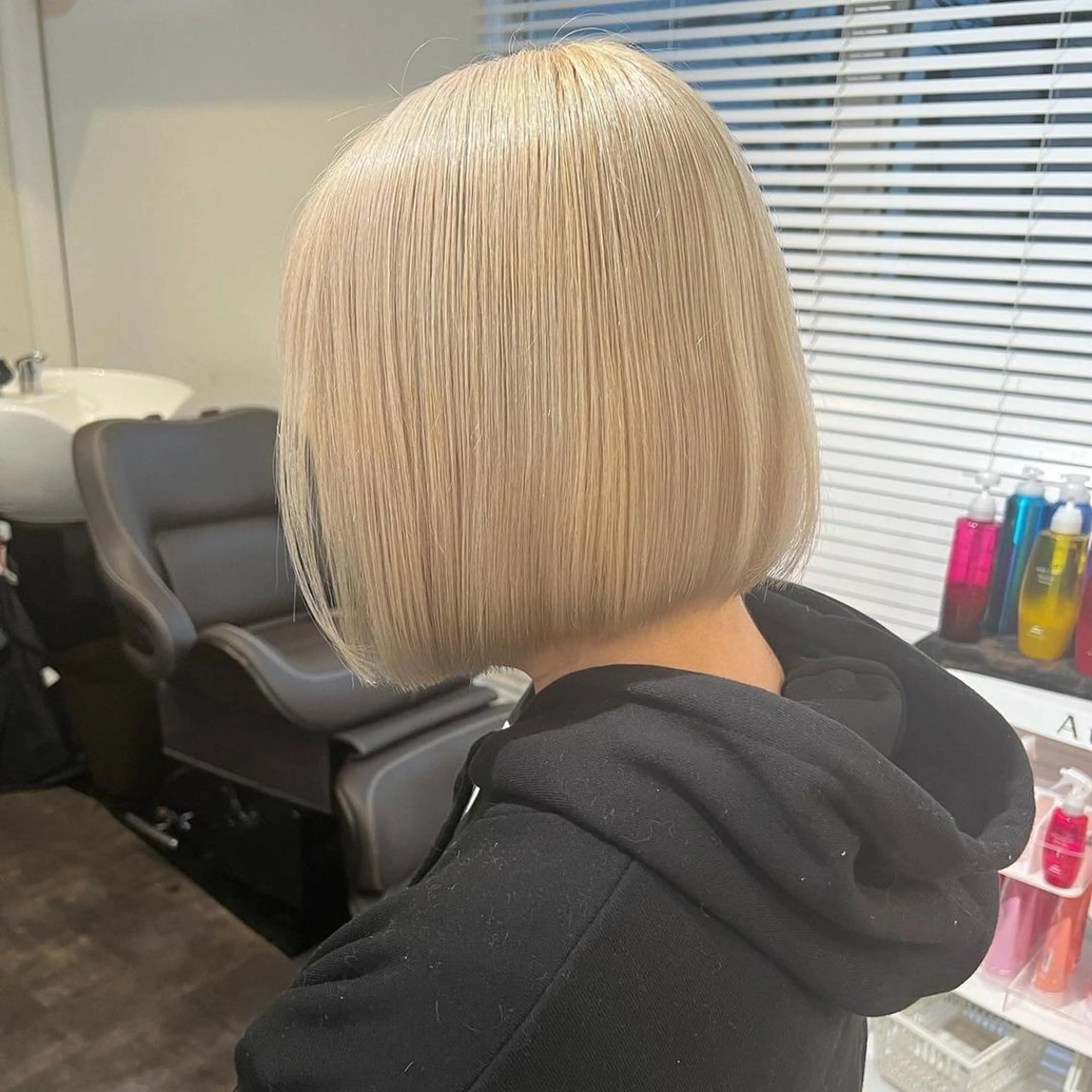 ショート カラー ブリーチ、髪質改善 Noe心斎橋店のヘアスタイル