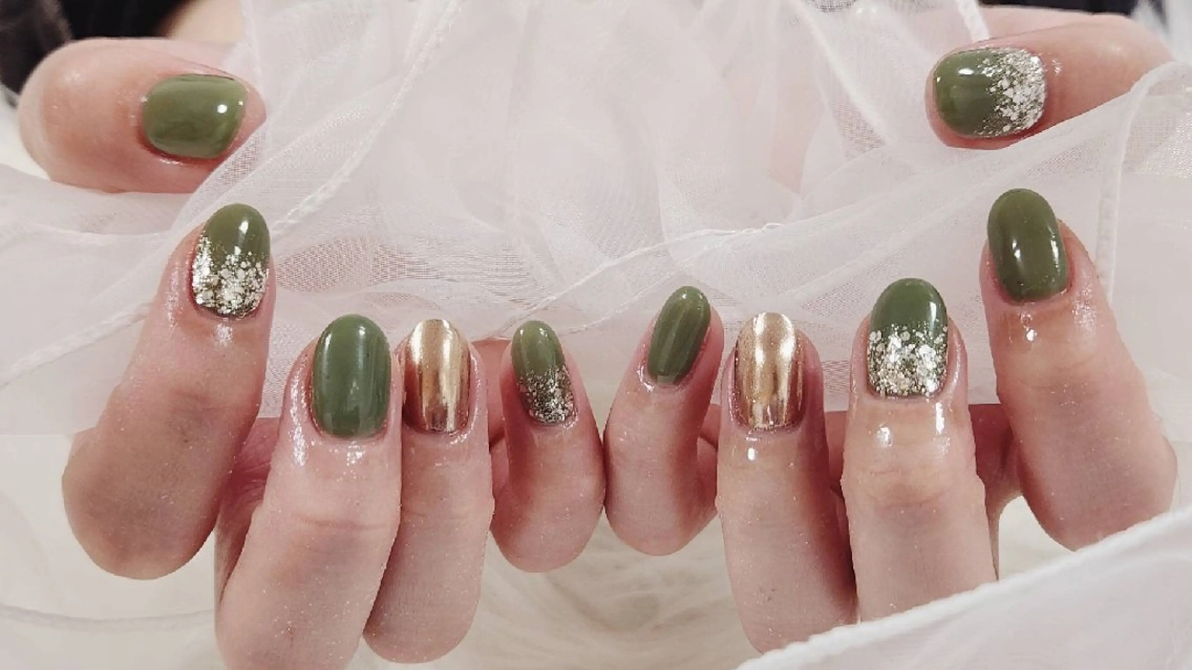 ネイル グリーン ミラーネイル T's nailのネイルデザイン