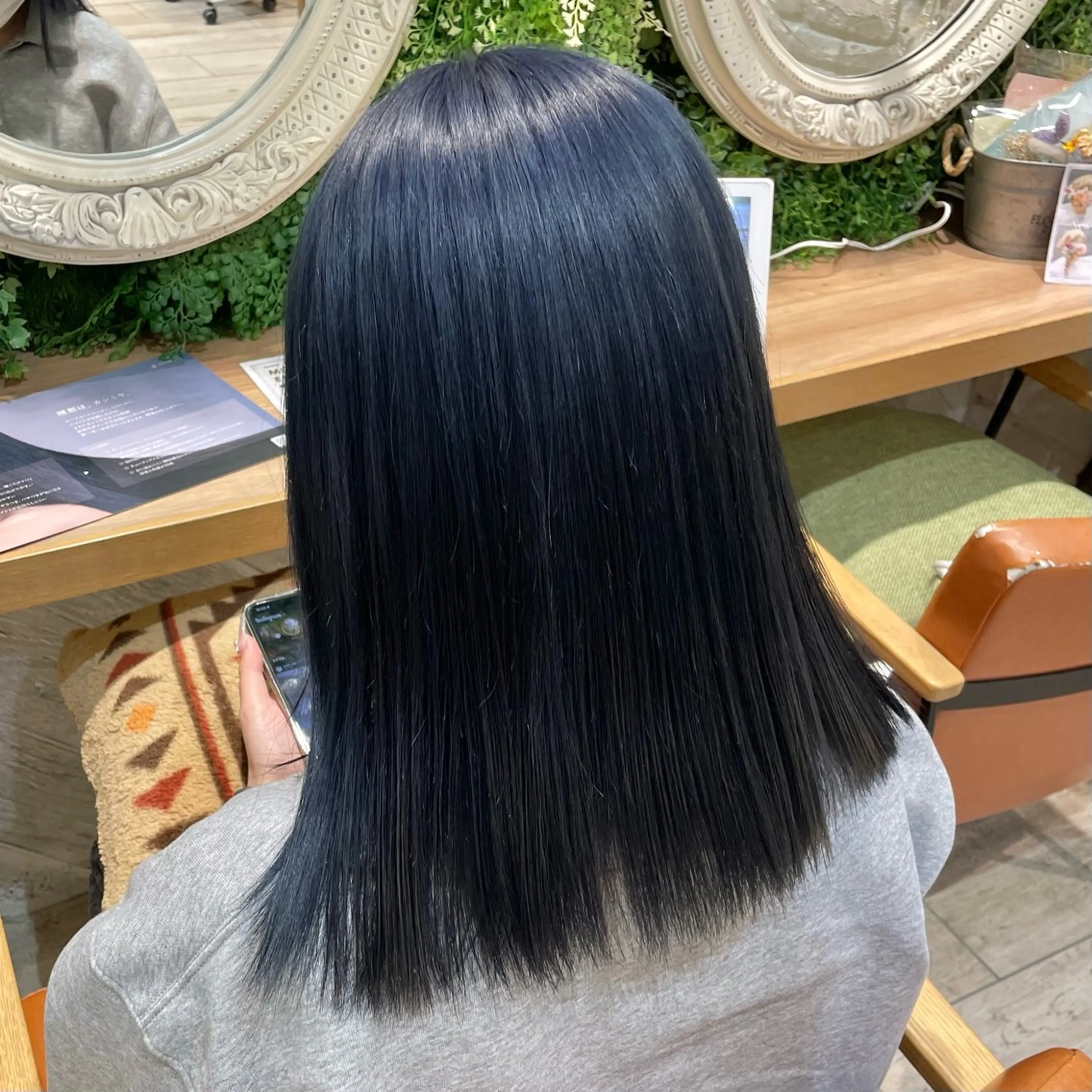 ミディアム カラー ブルーカラー ネイビーカラー ヘアカラー 横浜パーマ🌐 暖色カラー🍒もえかのヘアスタイル