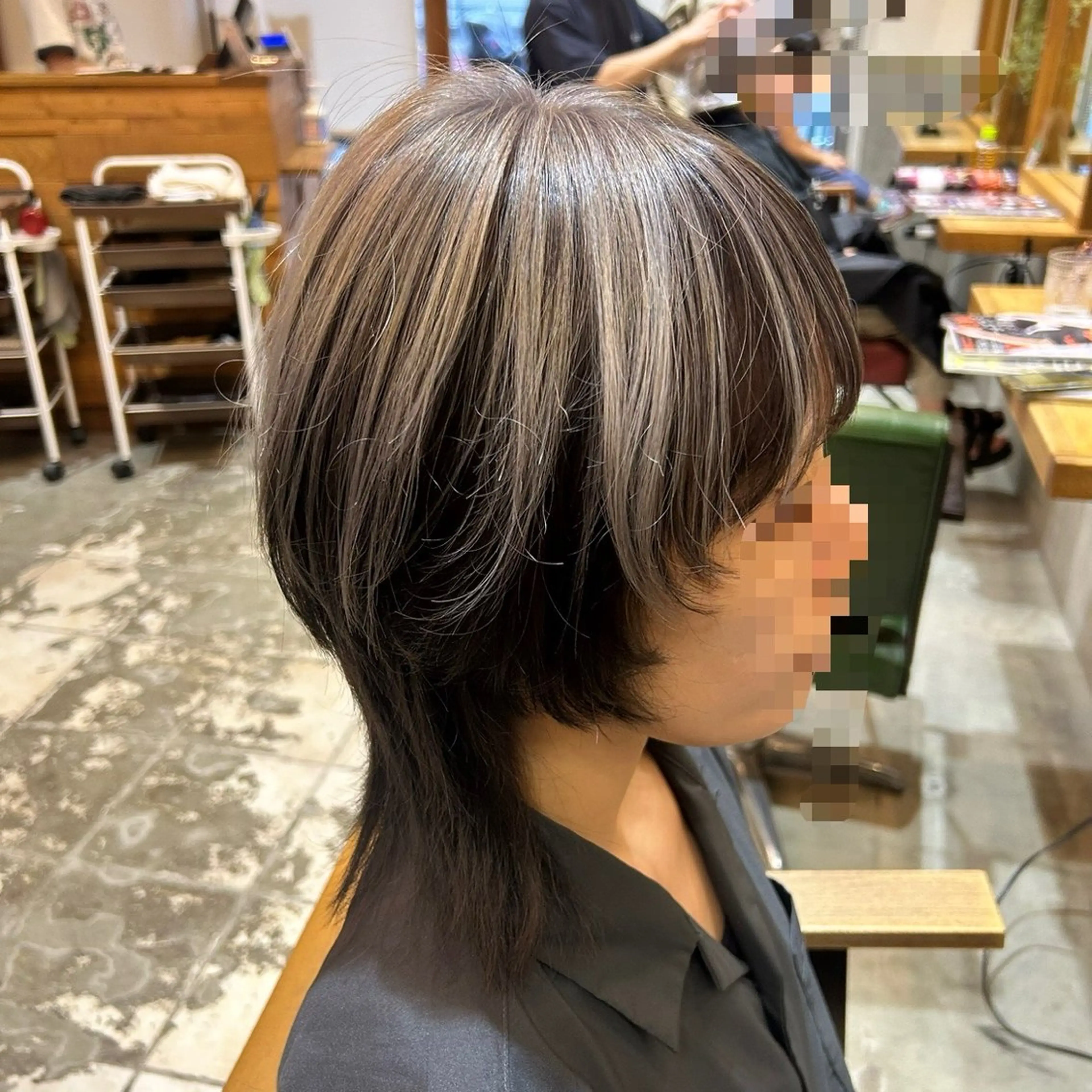 ミディアム カラー カット ヘアカラー トリートメント 若狭 彩花のヘアスタイル