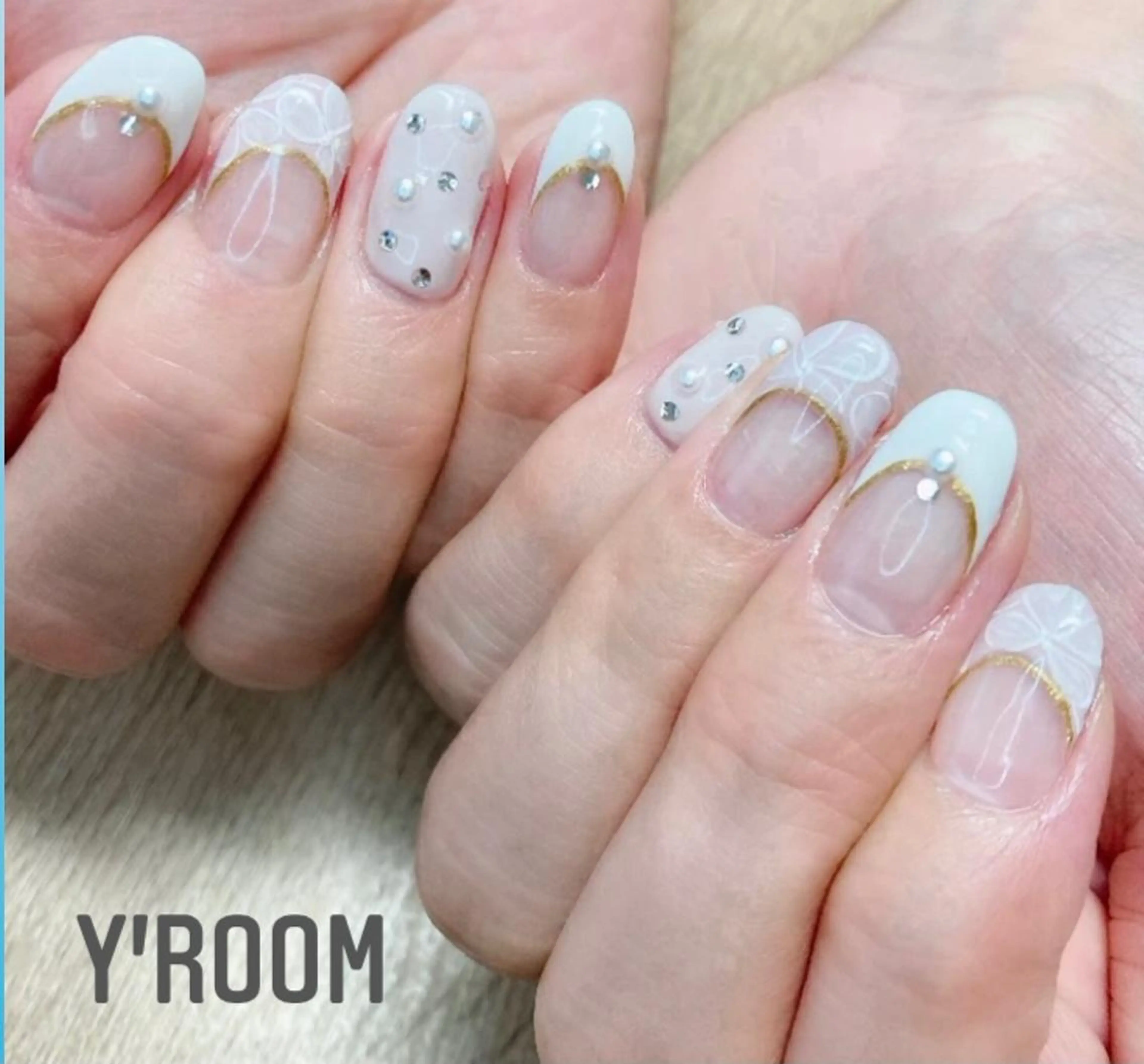 ネイル オーロラネイル フラッシュネイル フットネイル フレンチネイル ジェルネイル ハンドネイル YUKA （ネイリスト）のネイルデザイン