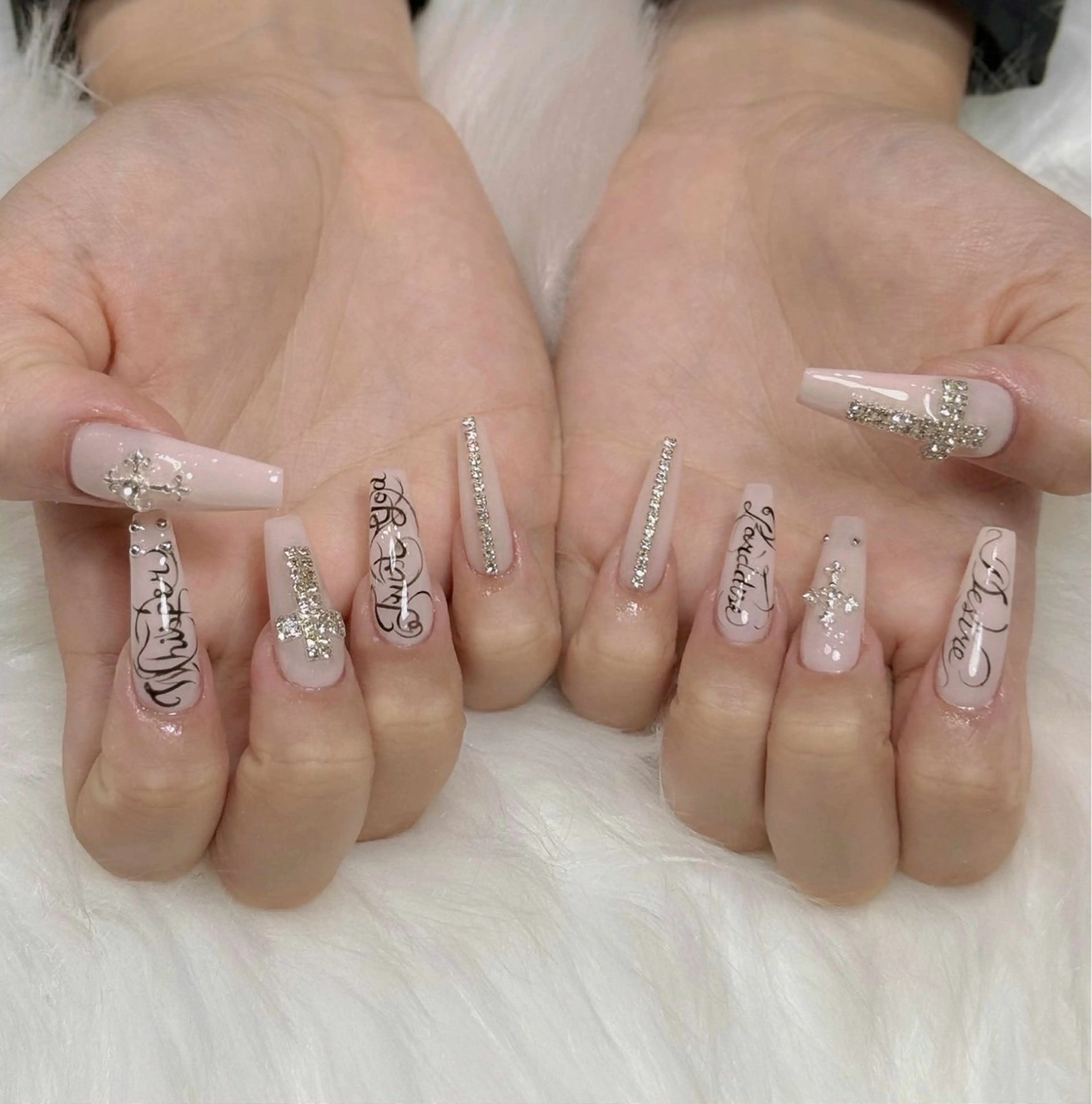 ネイル オーロラネイル チークネイル フットネイル フレンチネイル ジェルネイル ハンドネイル Nichi Nailsのネイルデザイン