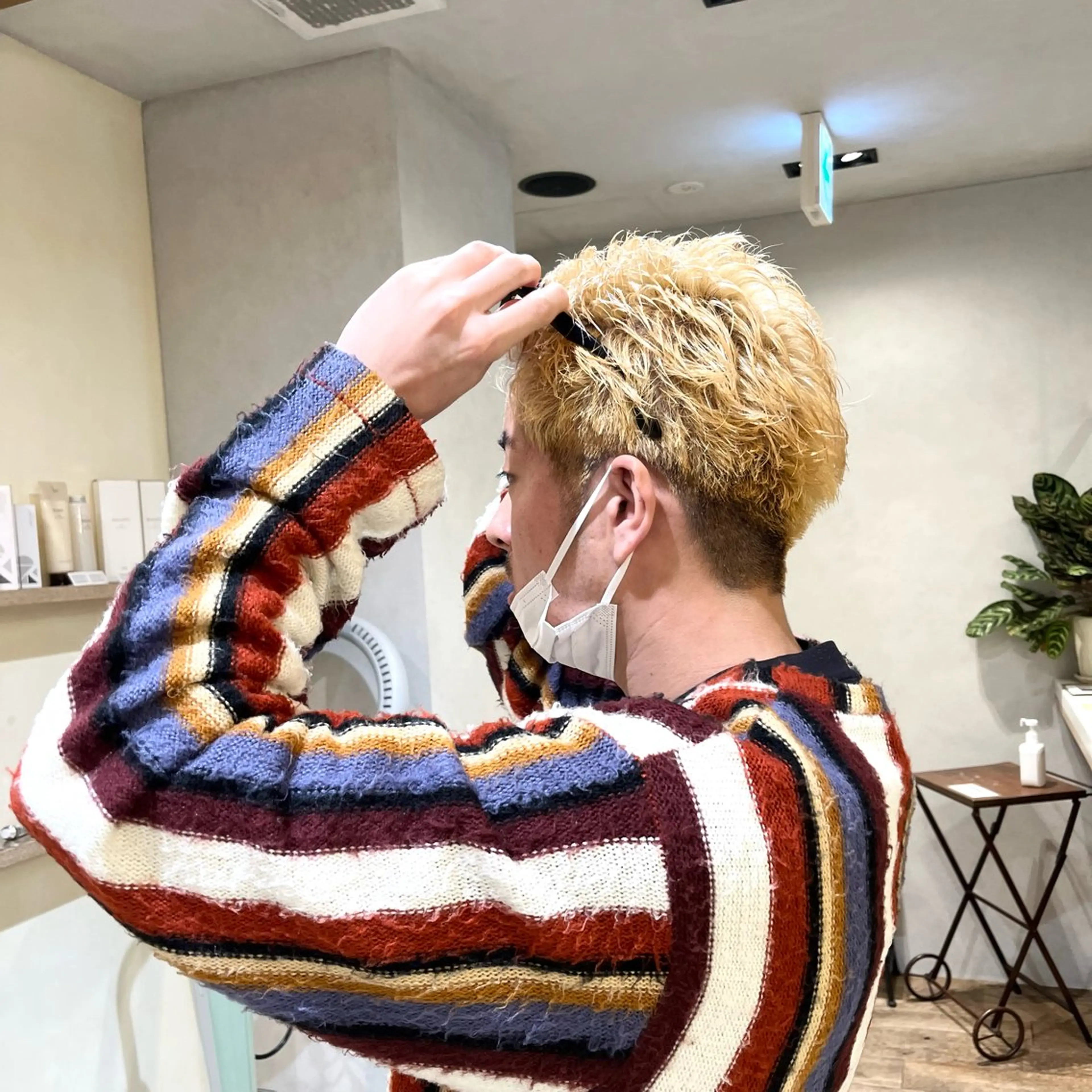 ショート カラー メンズ メンズブリーチ メンズハイトーン ブリーチ ブロンド ハイトーンカラー カット ヘアカラー CANAAN hair salon 表参道店所属・🌿メンズスタイル/ パーマ/村松蒼真🍃のヘアスタイル