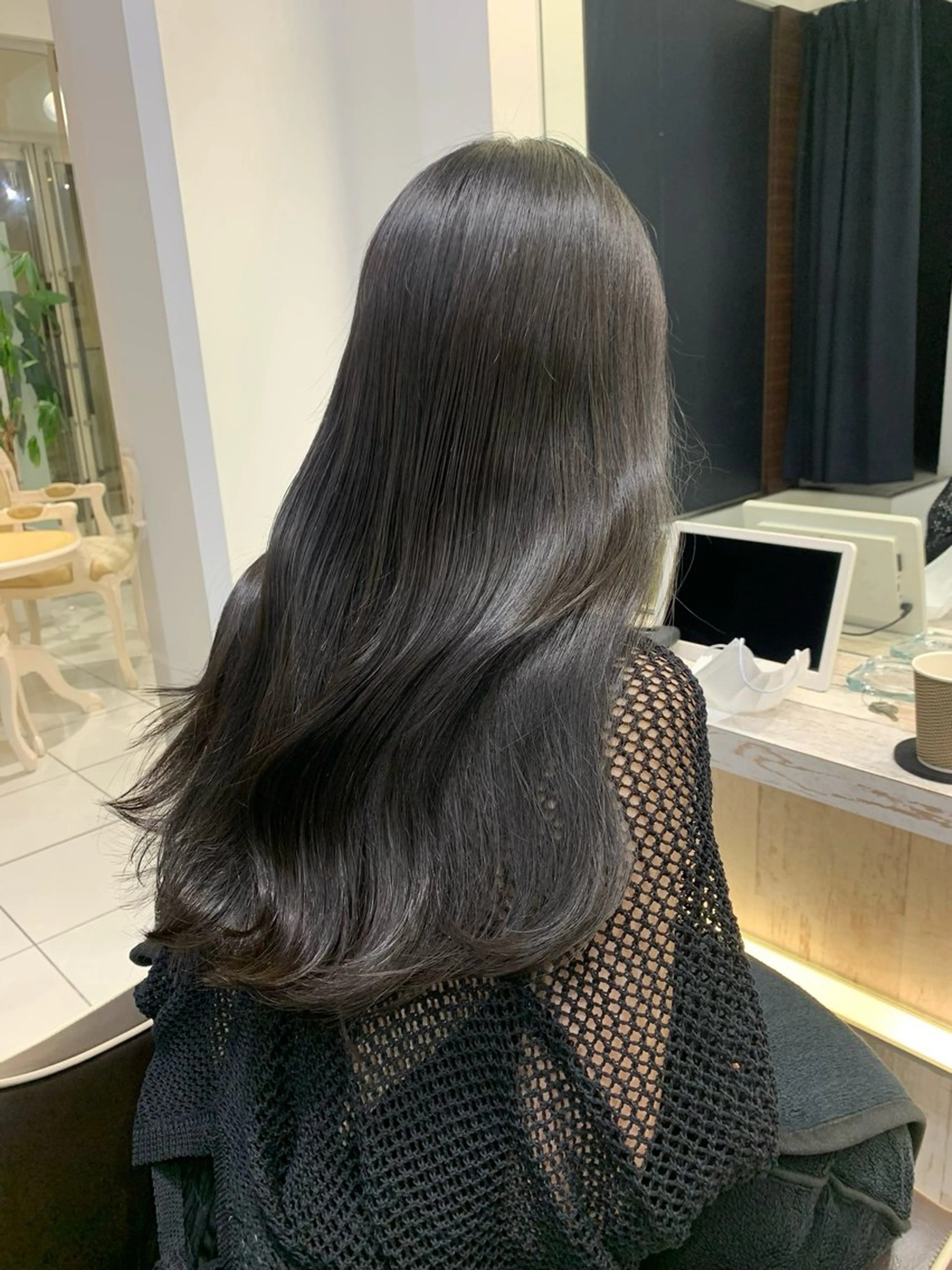 ロング カラー ゆあ♡ 髪質改善×美髪矯正のヘアスタイル
