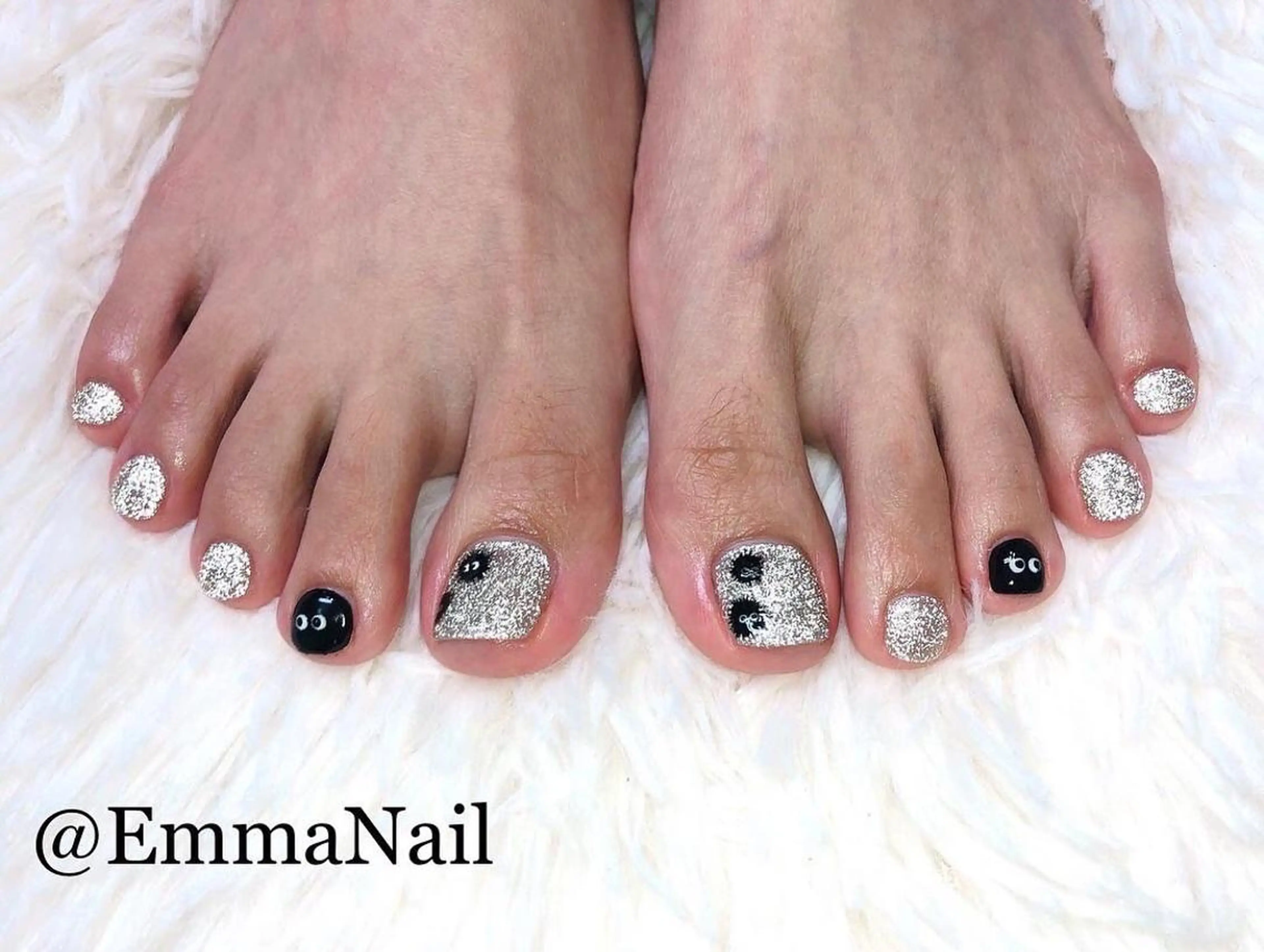 ネイル フラッシュネイル フットネイル フットネイル salon EM&A emiのネイルデザイン