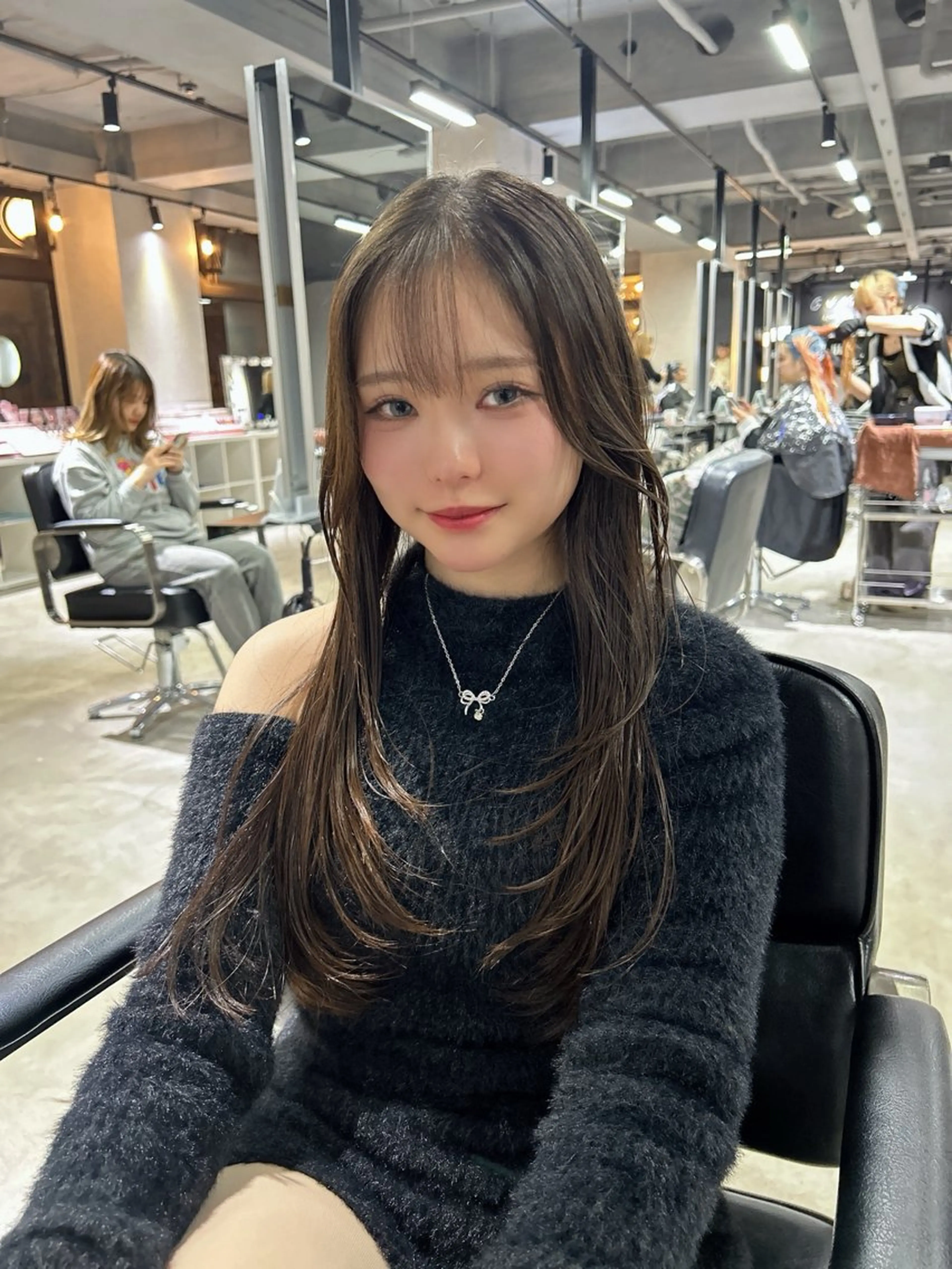 ロング カラー ロングレイヤー 顔周りカット 髪質改善 レイヤーカット ロング カット ヘアカラー 大阪韓国ヘア/ /酸性縮毛矯正ゆうとのヘアスタイル