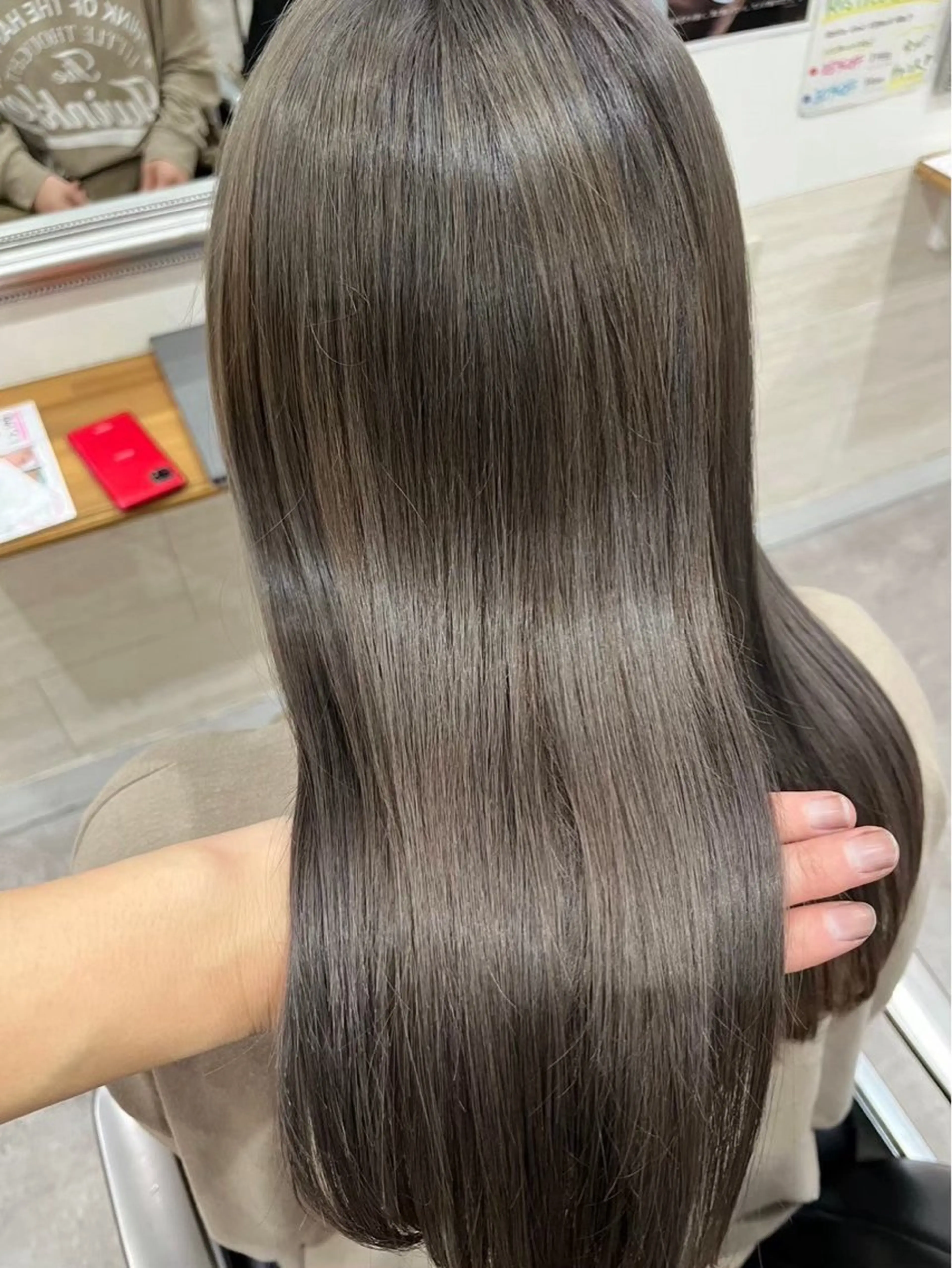 セミロング カラー ヘアカラー 堀川 希歩のヘアスタイル