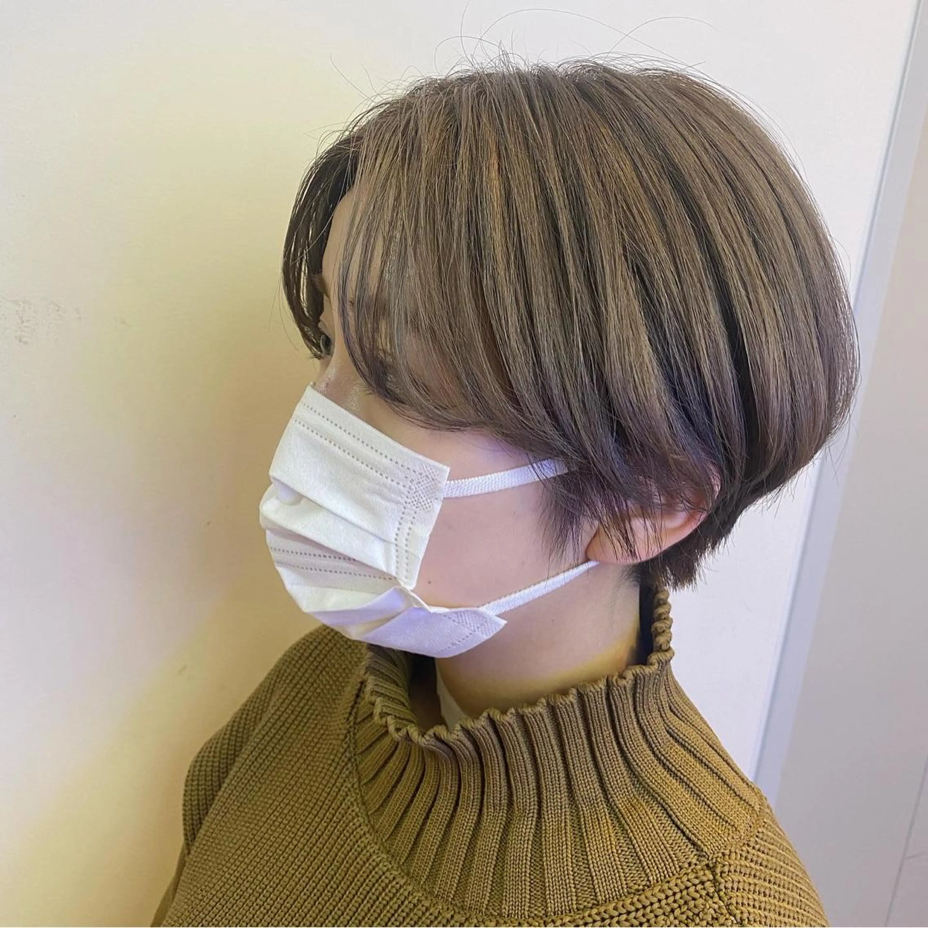 ショート カラー ブリーチ グレージュ ミルクティーグレージュ カット ヘアカラー トリートメント scene.池袋所属・scene. haraのヘアスタイル