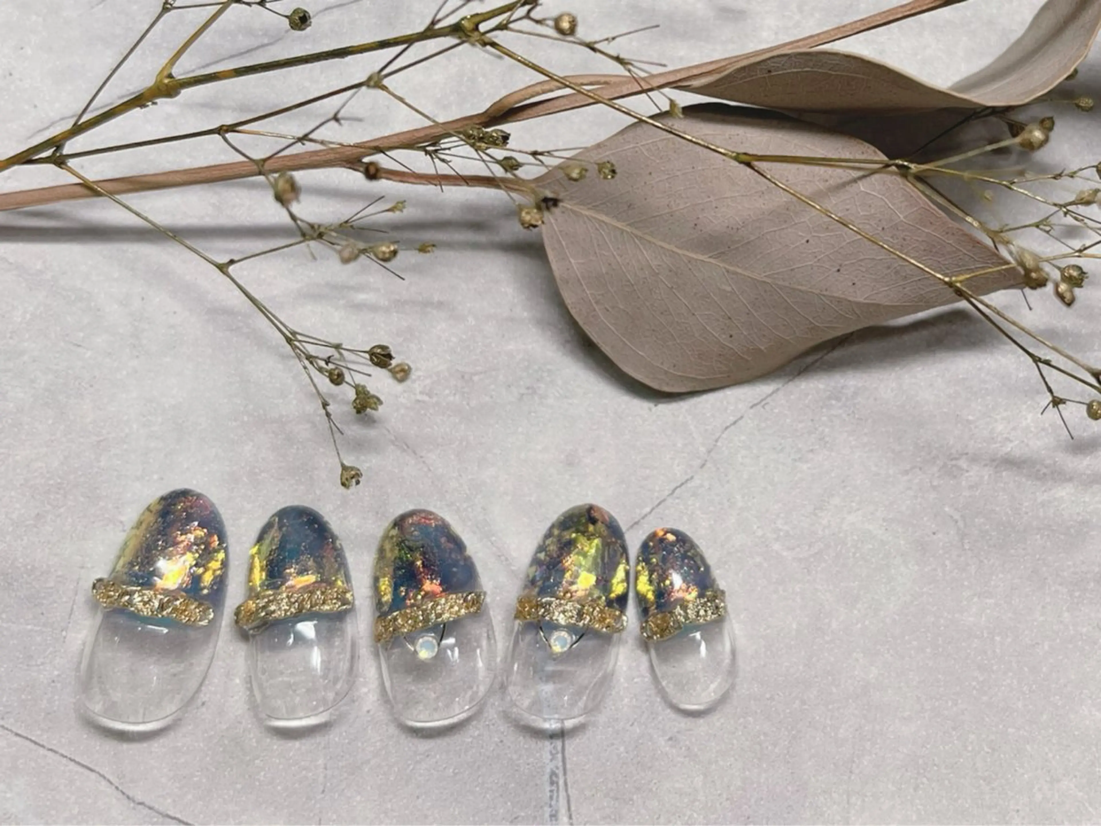ネイル フレンチネイル ストーンネイル ハンドネイル Nailsalon Sereno所属・Nailsalon Serenoのネイルデザイン